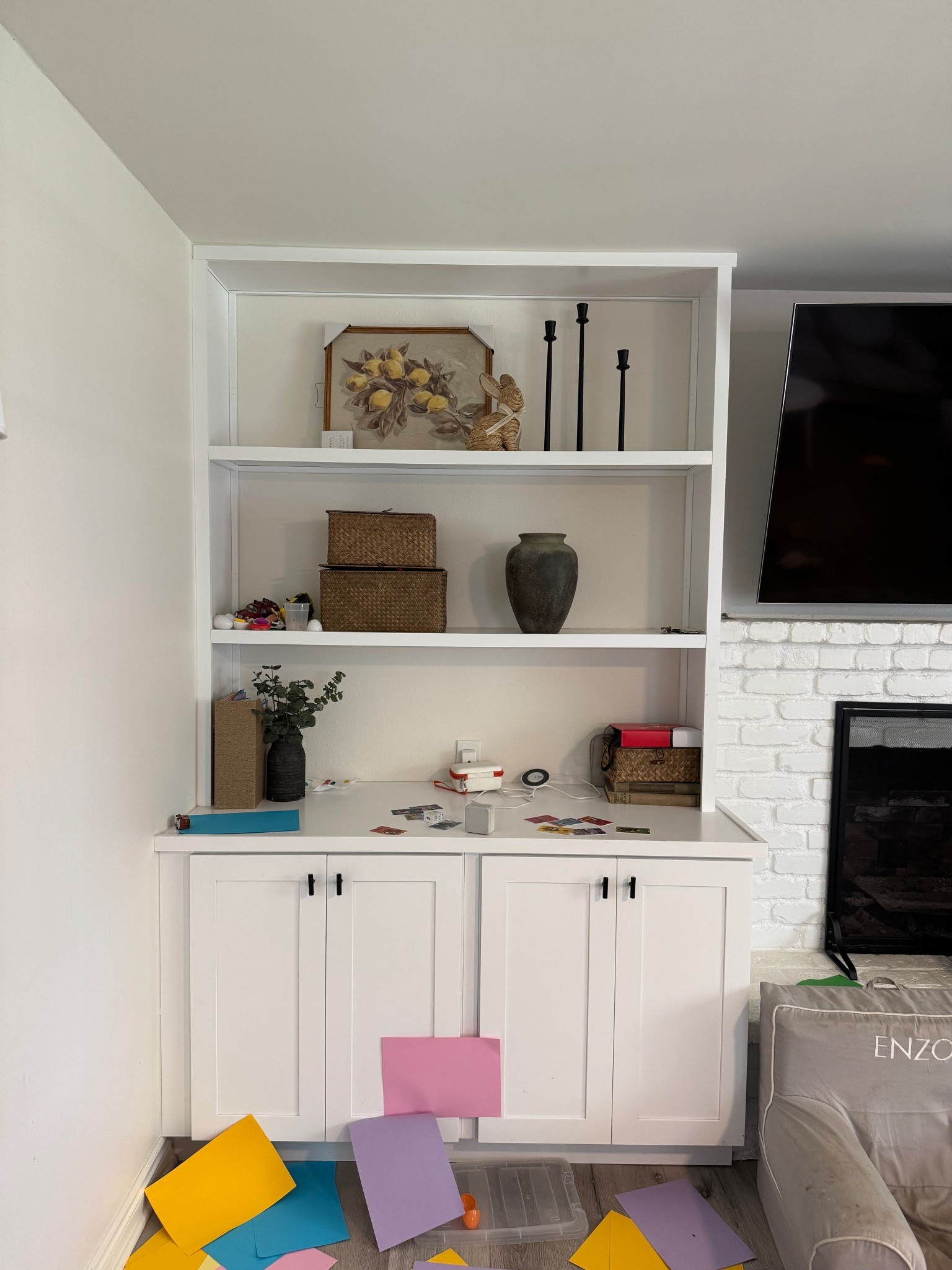 Spring shelf decor 🌸 

#LTKHome #LTKSeasonal