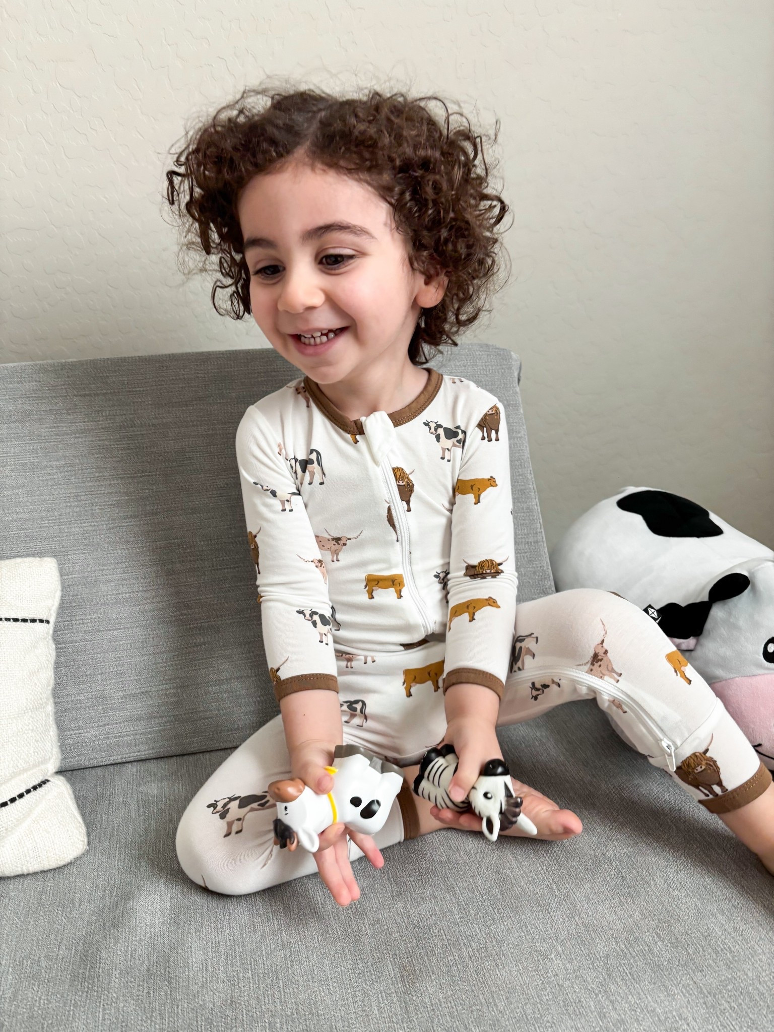 kyte baby cow pajama - wears 2T (size up) 

#kytebaby #toddlerfinds #babypajamas #babyfinds #newborn #babyshowergifts #bamboo #bamboopajamas #kidspajamas #cowpajamas #farmanimalpajamas 

#LTKBaby #LTKKids #LTKFindsUnder50