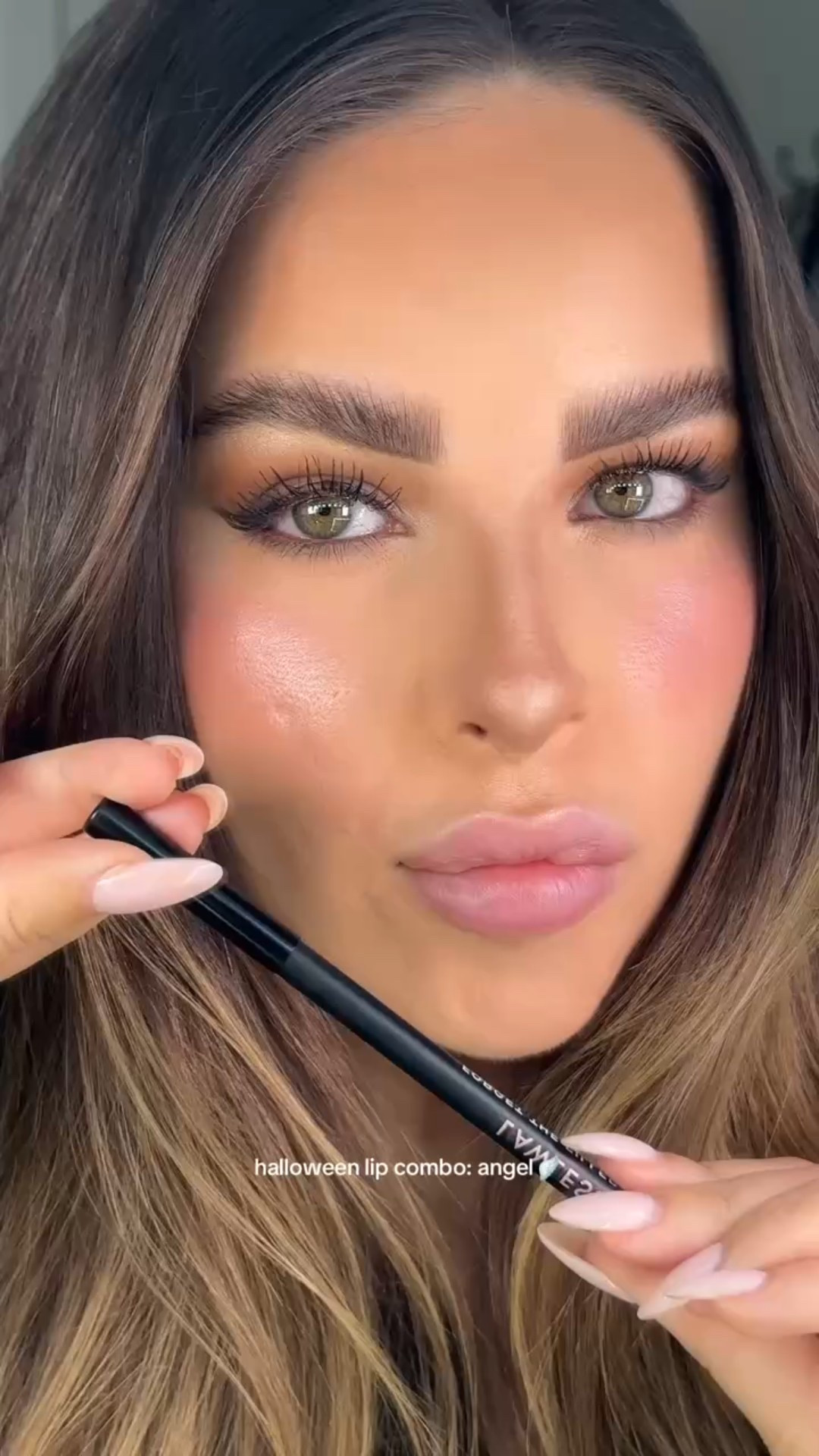 angel lip combo 👼🏼 using @LAWLESS Beauty lip liner in blushed nude + @Rare Beauty liquid highlighter in enlighten and the positive light luminizing lip gloss in dazzle #lipcombo #lipcombotutorial #angelmakeup #angelcostume #makeupinspo 