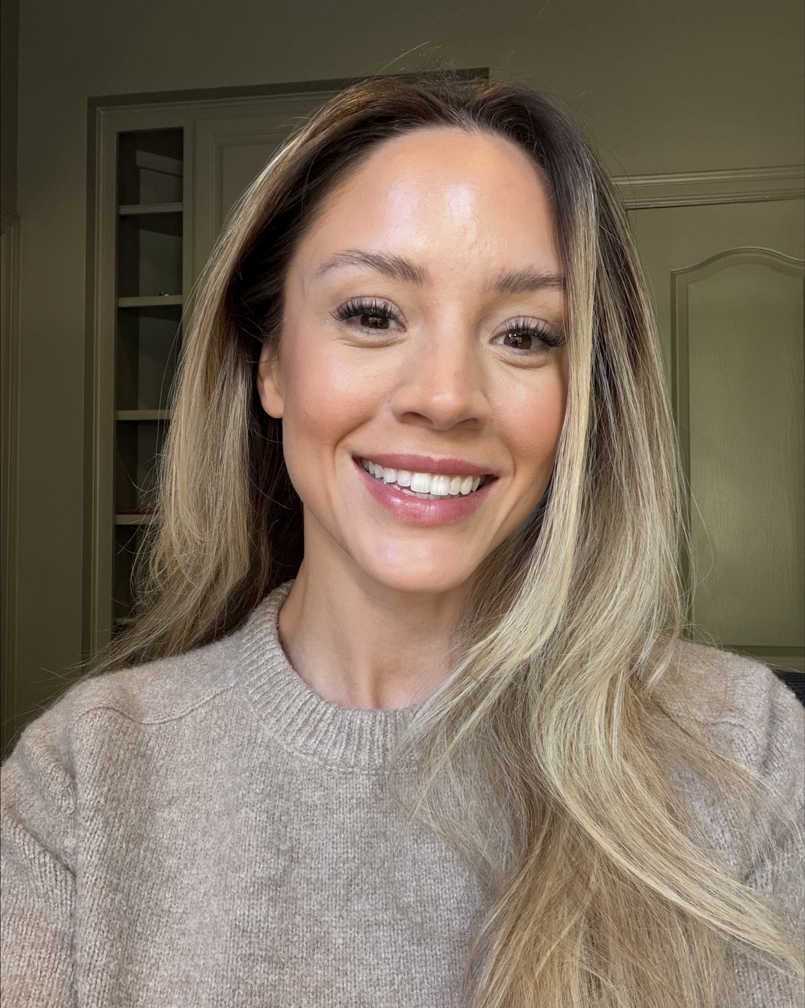 2 minute makeup routine for the girl on the go!!

Quick makeup, easy makeup, mom makeup, dibs beauty, dibs stick

#LTKmorningroutine #LTKselfcare #LTKSpringSale