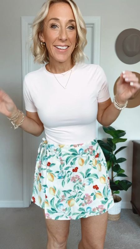 Take this skort and mix it up with a tee (I went with a pink one here, but there are so many colors you could pull from in this print!) 
• skort - size small.
• t-shirt - size small.

#LTKStyleTip #LTKFindsUnder50 #LTKVideo