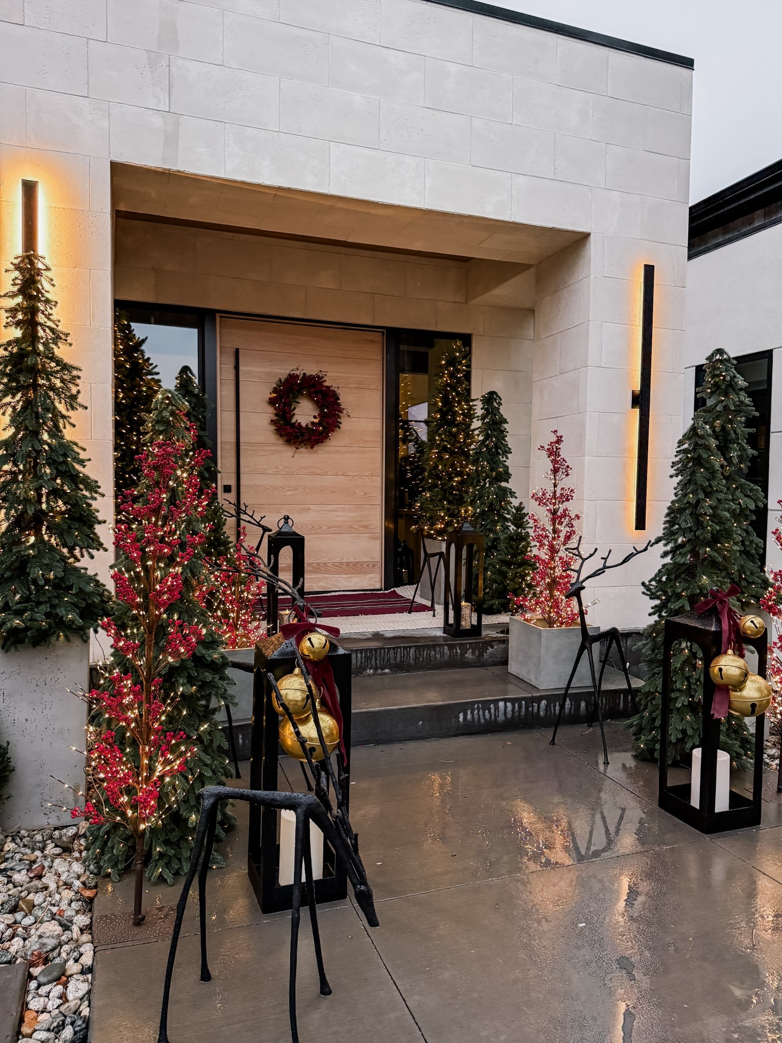 The bronze reindeer are one of my favorite additions this year. They come in so many different sizes and they look great styled indoor or outdoor. Christmas front porch details linked.


#LTKHoliday #LTKHome #LTKSeasonal