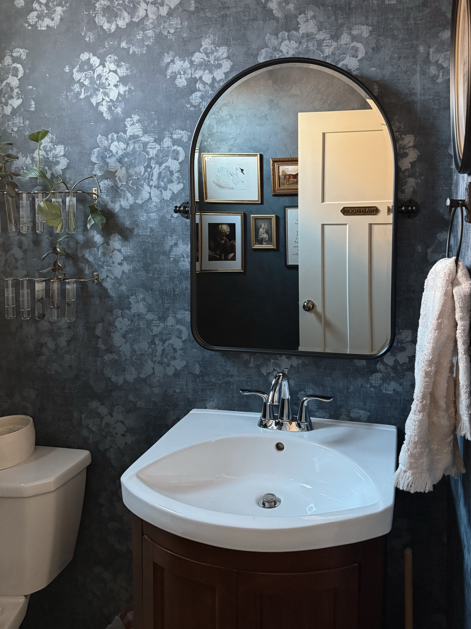 Our powder bathroom is coming together so beautifully. Good (and meaningful) design sometimes just takes time. Collecting pieces that are meaningful to add to the gallery wall 🖼️



#LTKFindsUnder50 #LTKHome #LTKStyleTip