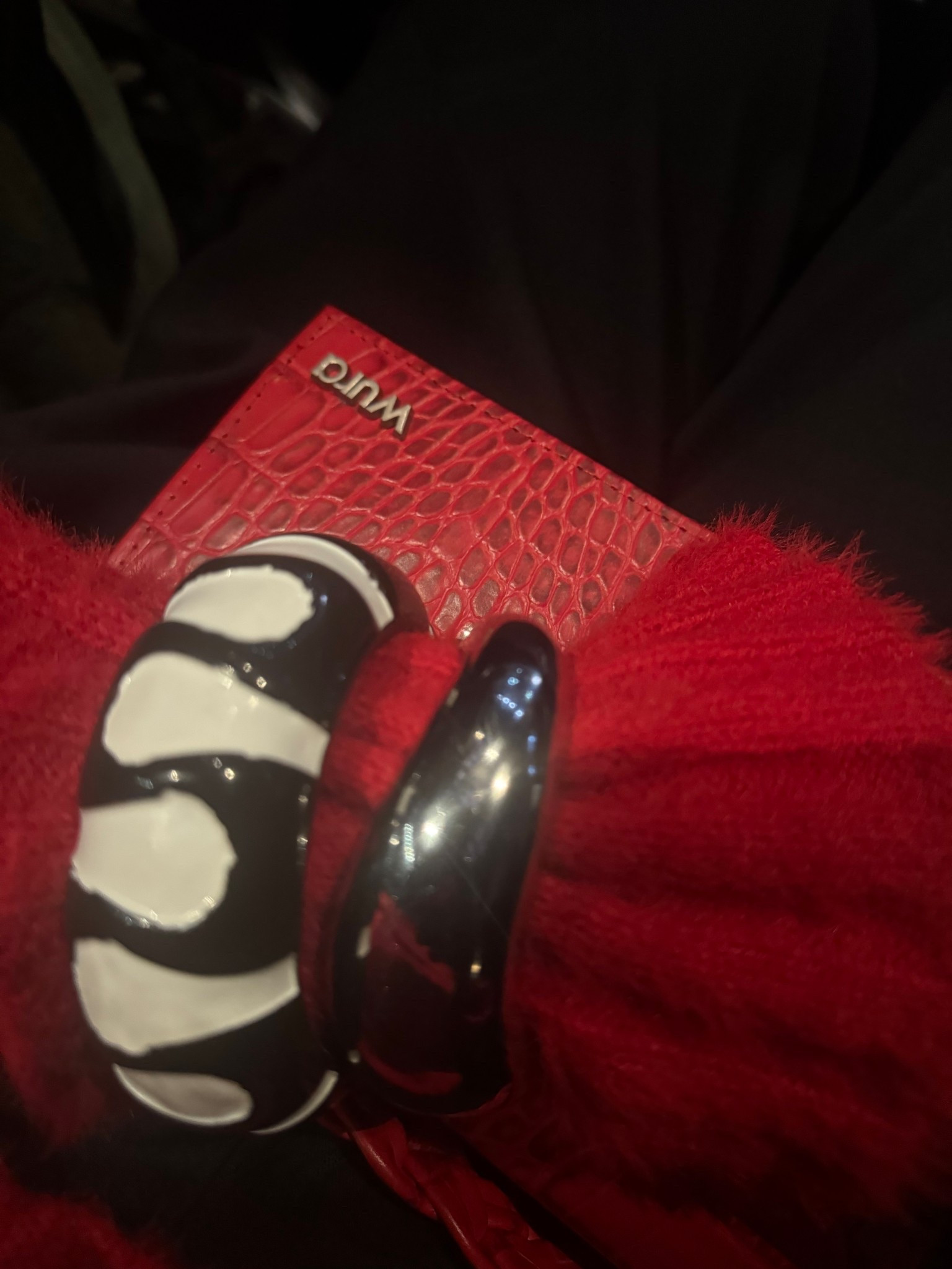 Fave bracelet from AliExpress and fave purse from Nigerian brand Wura NYC. Get into to itttt. 


Statement purse red accessories Christmas holiday accessories statement jewelry bangle 

#LTKHoliday #LTKFindsUnder100 #LTKootd