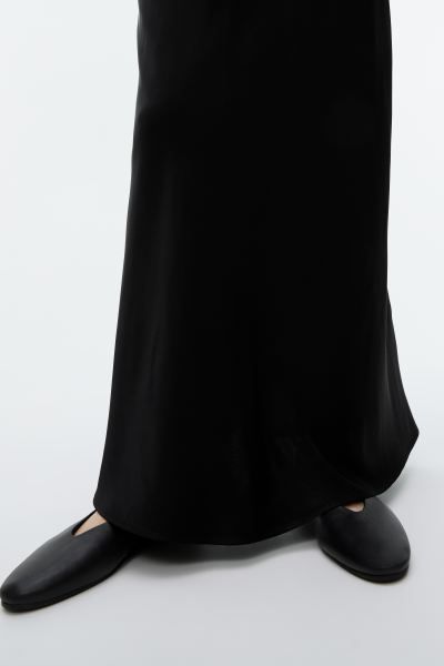 Maxi Satin Skirt | H&M (UK, MY, IN, SG, PH, TW, HK)