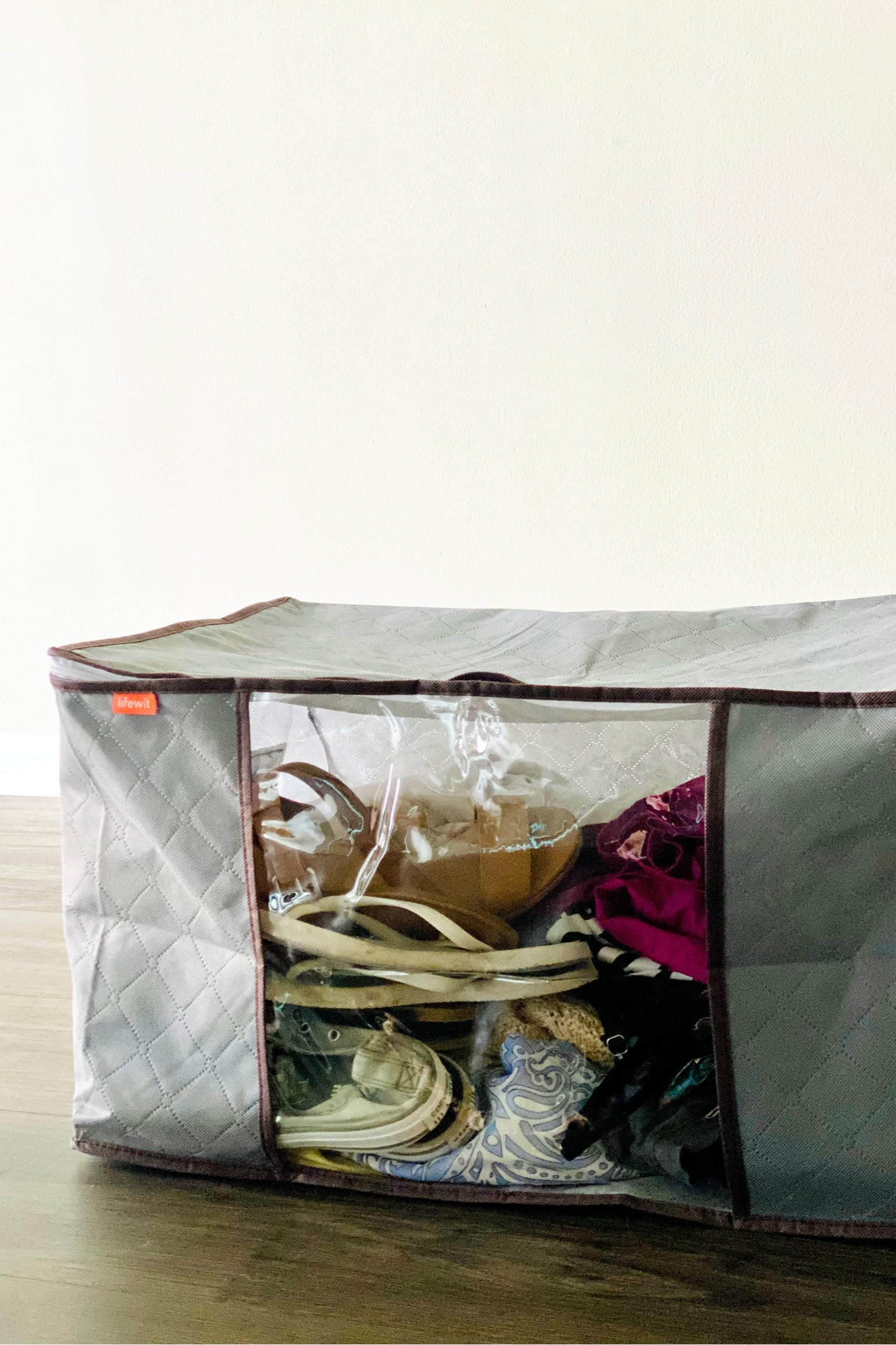 Capsule wardrobe storage bag

I use these totes for my seasonal wardrobes as well as for blanket storage and organization in our hall closet!

They are super versatile and hold a lot!

#LTKSeasonal #LTKfamily #LTKunder50