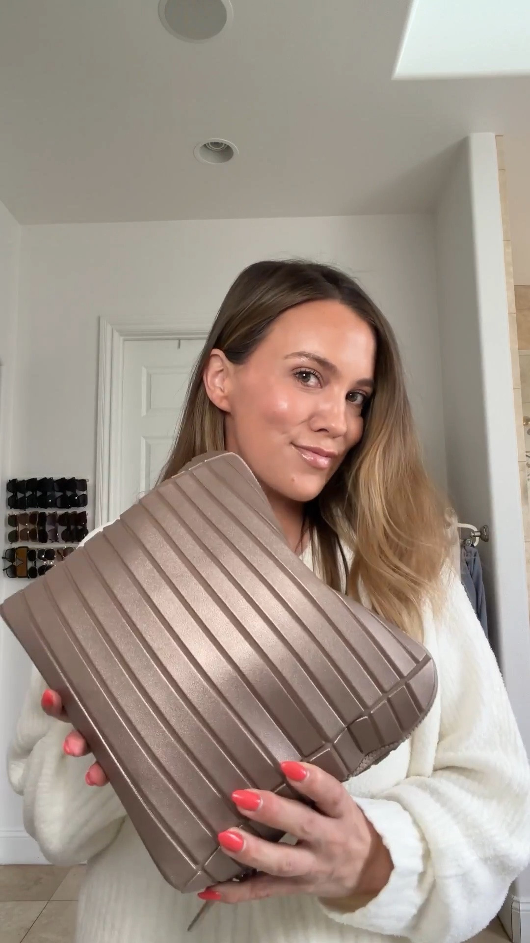 How much actually fits in this makeup bag!! Part 1!

foundation: 2W0
soft sculpt: medium
bronzing palette: soleil parfait 2
rhode blush: tan line 
patrick ya blush: shes seductive
huda color corrector: cherry blossom
armani concealer: 5
hourglass concealer: bisque 1.8
gucci powder bronze: 3
blush: ysl 23
armani highlight: 11
eyeshadow combo:
merit - midcentury 
Chantecaille - giraffe
ilia - sheen
brows - medium choc brown