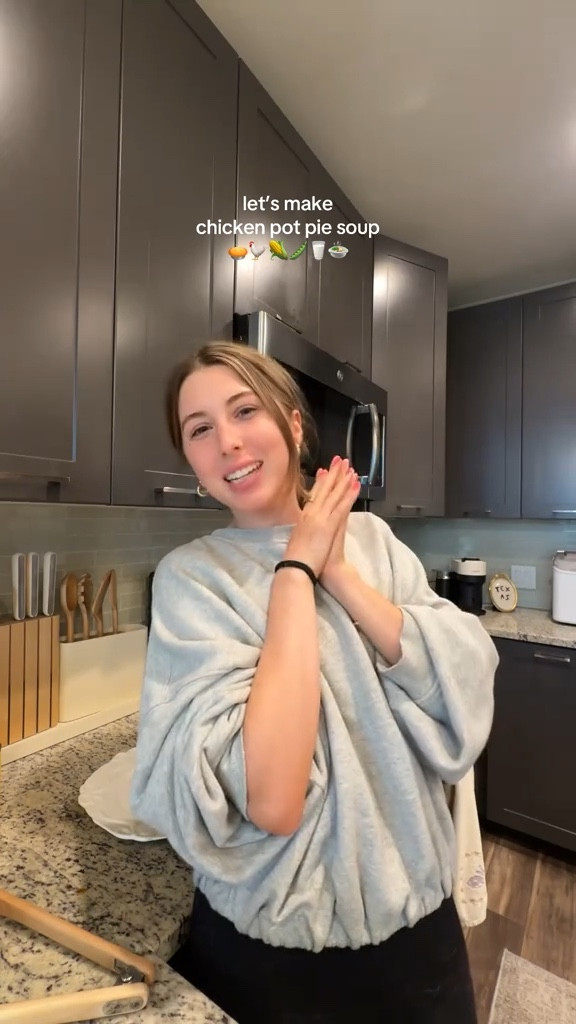 Let’s make chicken pot pie soup 🐓🥧🌽🥛

INGREDIENTS:
1½ pounds (about 2 medium) boneless skinless chicken breasts *
2 tablespoons olive oil divided
3 garlic cloves minced or pressed
½ medium onion diced
2 celery ribs diced ¼-inch
2 medium carrots peeled and diced ¼-inch
¼ cup dry white wine
1 large russet potato peeled and diced ½-inch
3 to 4 cups chicken broth divided
5 tablespoons (71g) butter salted or unsalted is fine
¼ cup and 1 tablespoon (44g) all-purpose flour
1½ cups milk any percentage
½ cup heavy cream *
⅔ cup frozen or canned corn optional
⅔ cup frozen or canned peas optional

#LTKStyleTip #LTKFindsUnder100 #LTKHome