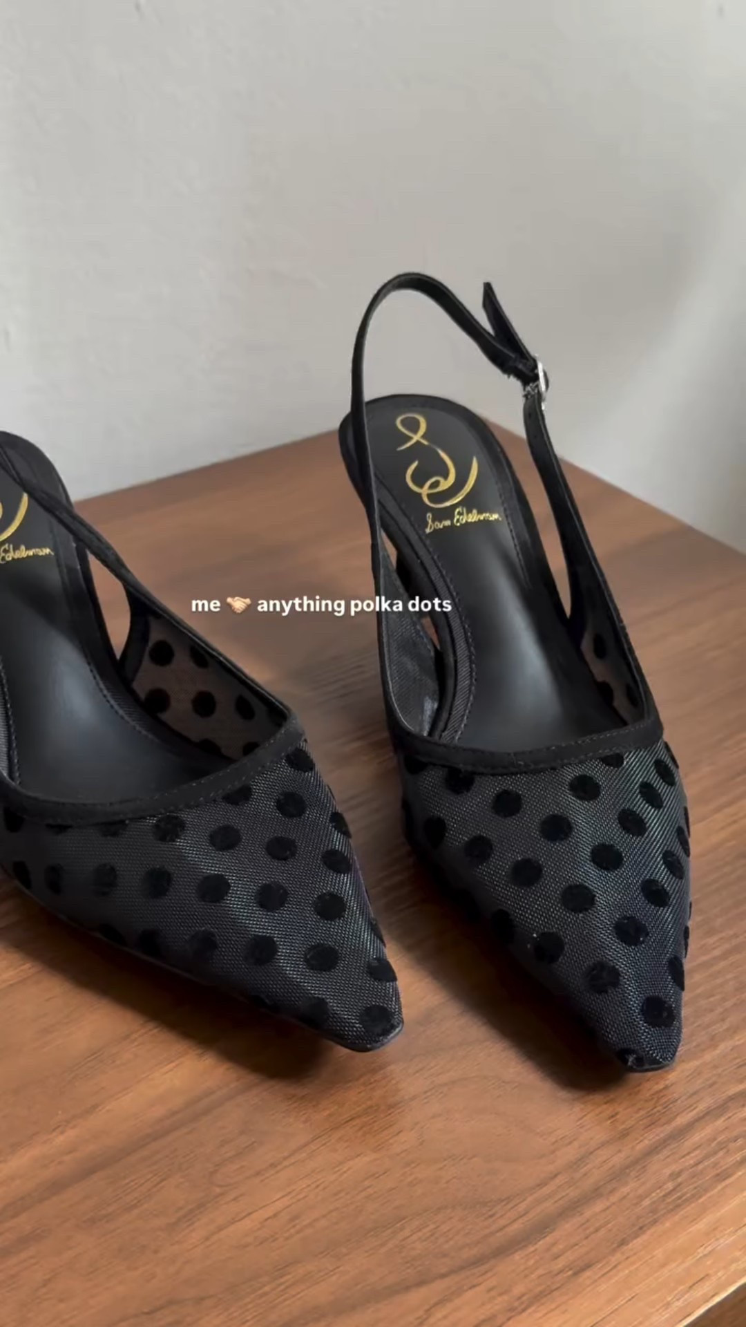 obsessed with these heels 🖤🤍
.
.
.
.

#polkadots #reelsfashion #fashionreels #styleinspo #chicstyle classicfashion elevatedstyle shoestyle outfitdetails wardrobestaples