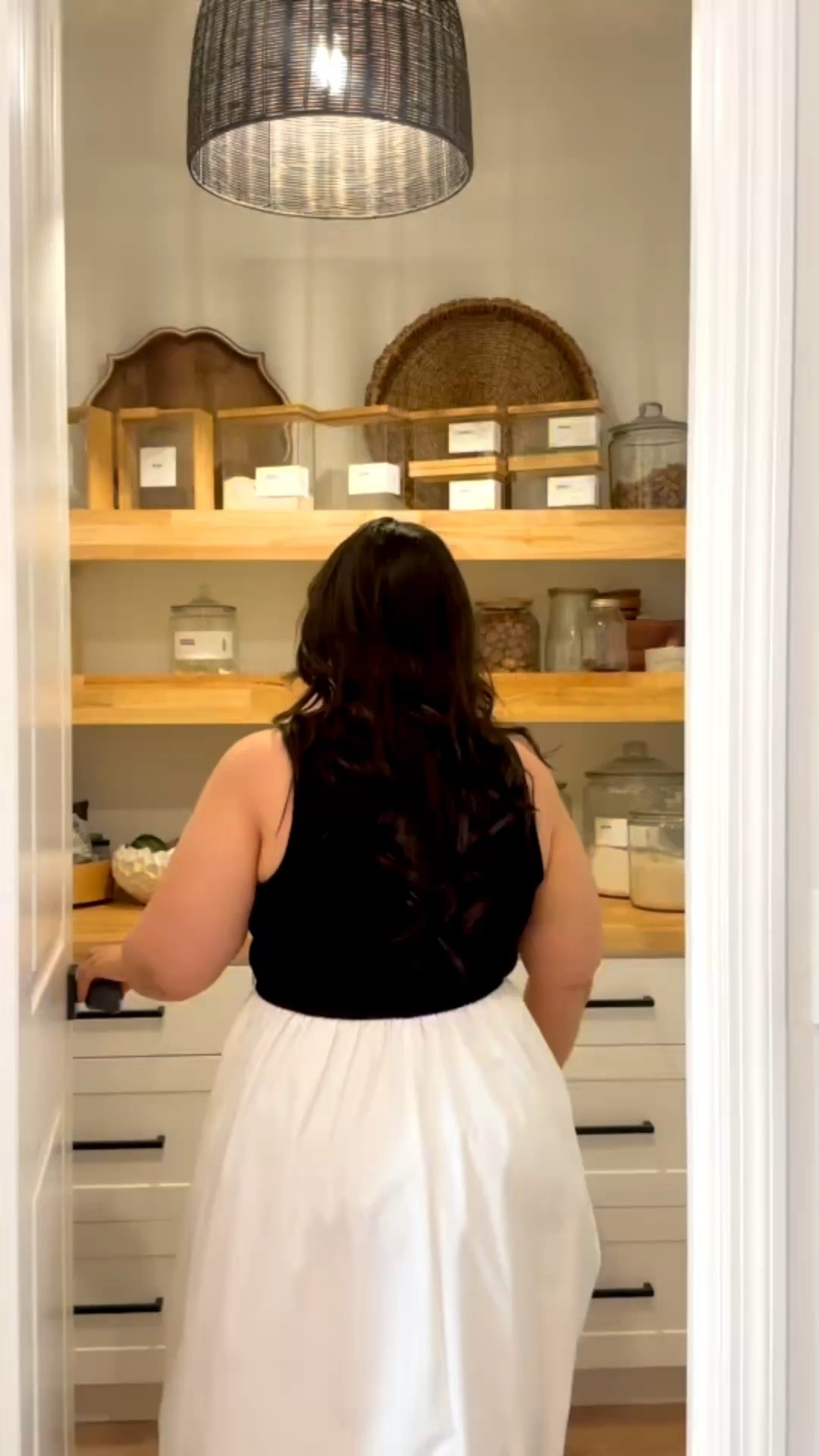 I can’t recommend these food container enough! They keep my pantry organized 🙌😌





Pantry 
Storage solutions 
Food storage 
Home 
Pantry refresh
Kitchen refresh
Glass canisters
Spring cleaning

#LTKHome