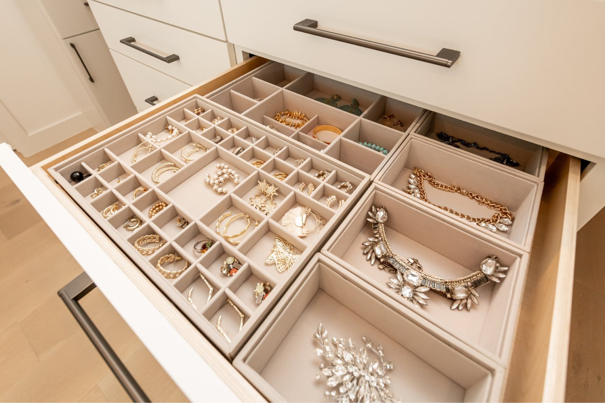 Jewelry that accentuated Nasreens dream collection 🤩