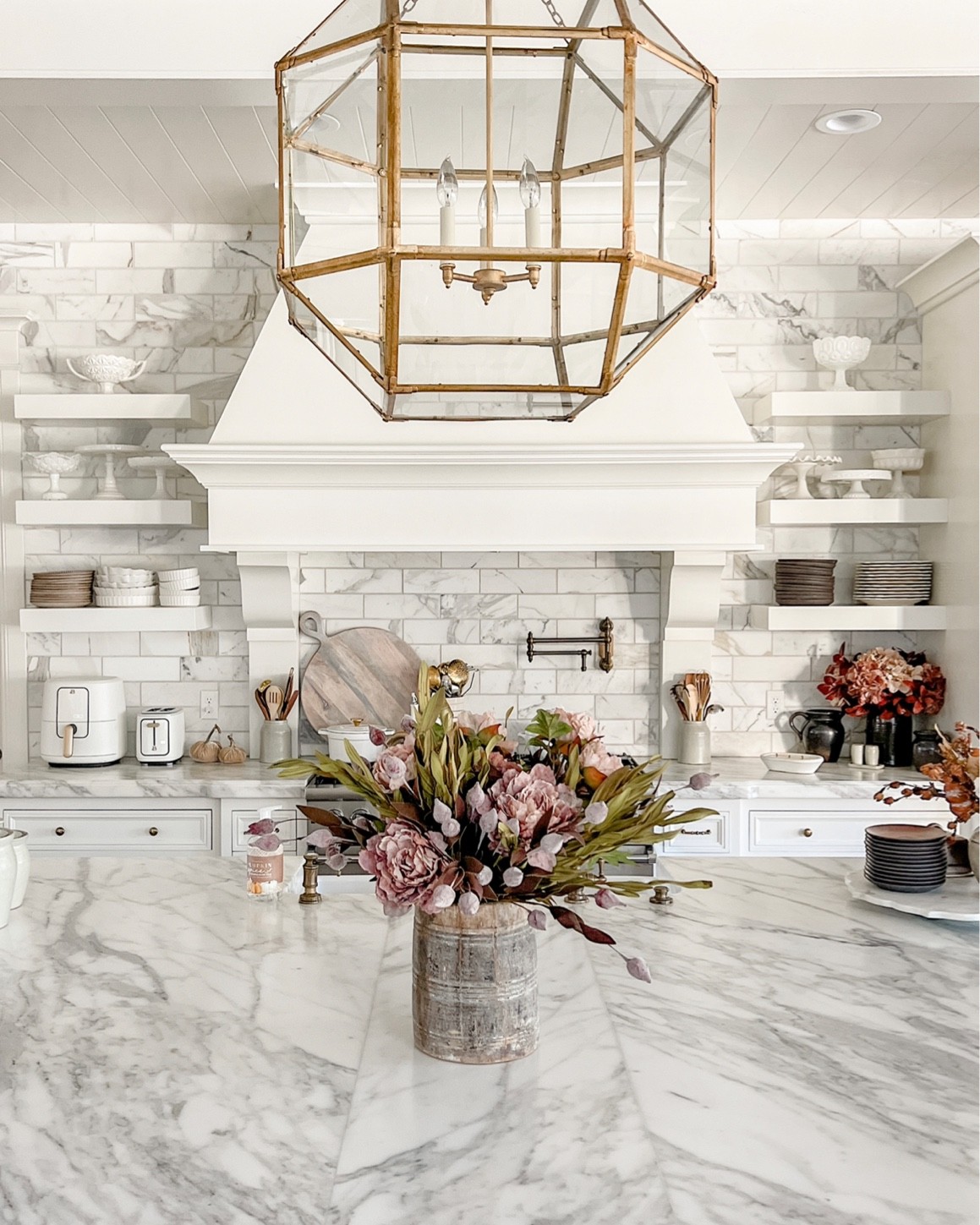 Fall Kitchen Decor. 


#LTKhome #LTKSeasonal #LTKHoliday