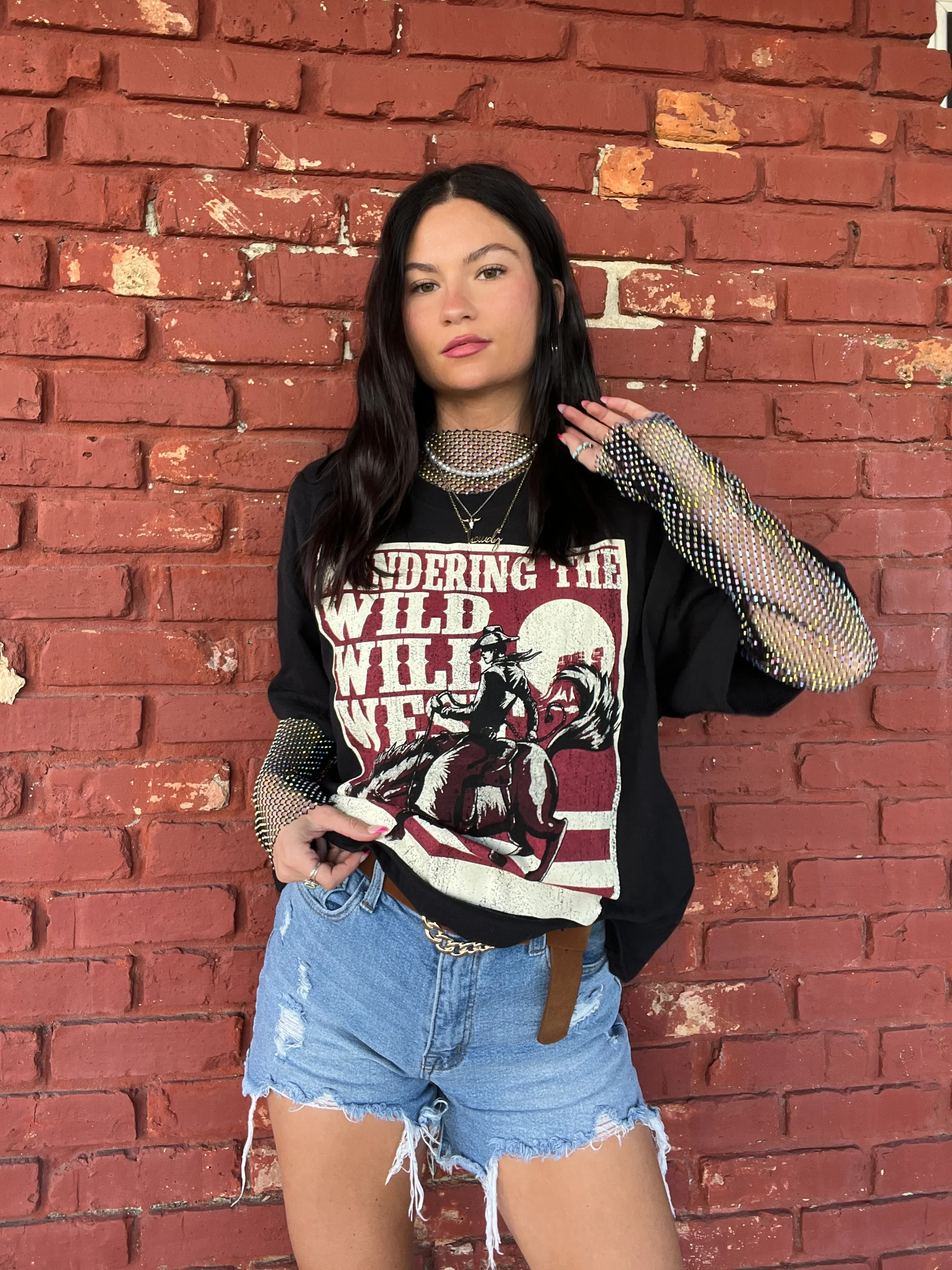Wandering The Wild Wild West Graphic Tee | Willow Boutique