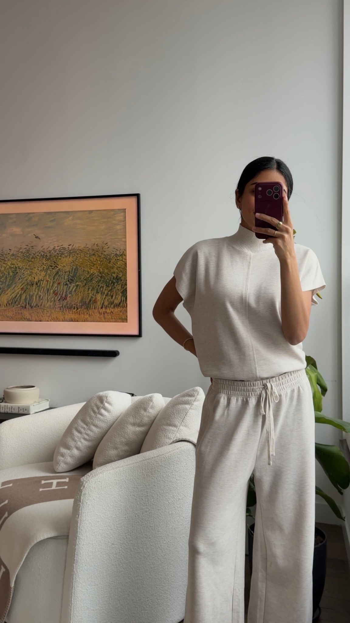 Another day, another matching set. Wearing a size small in both pieces.