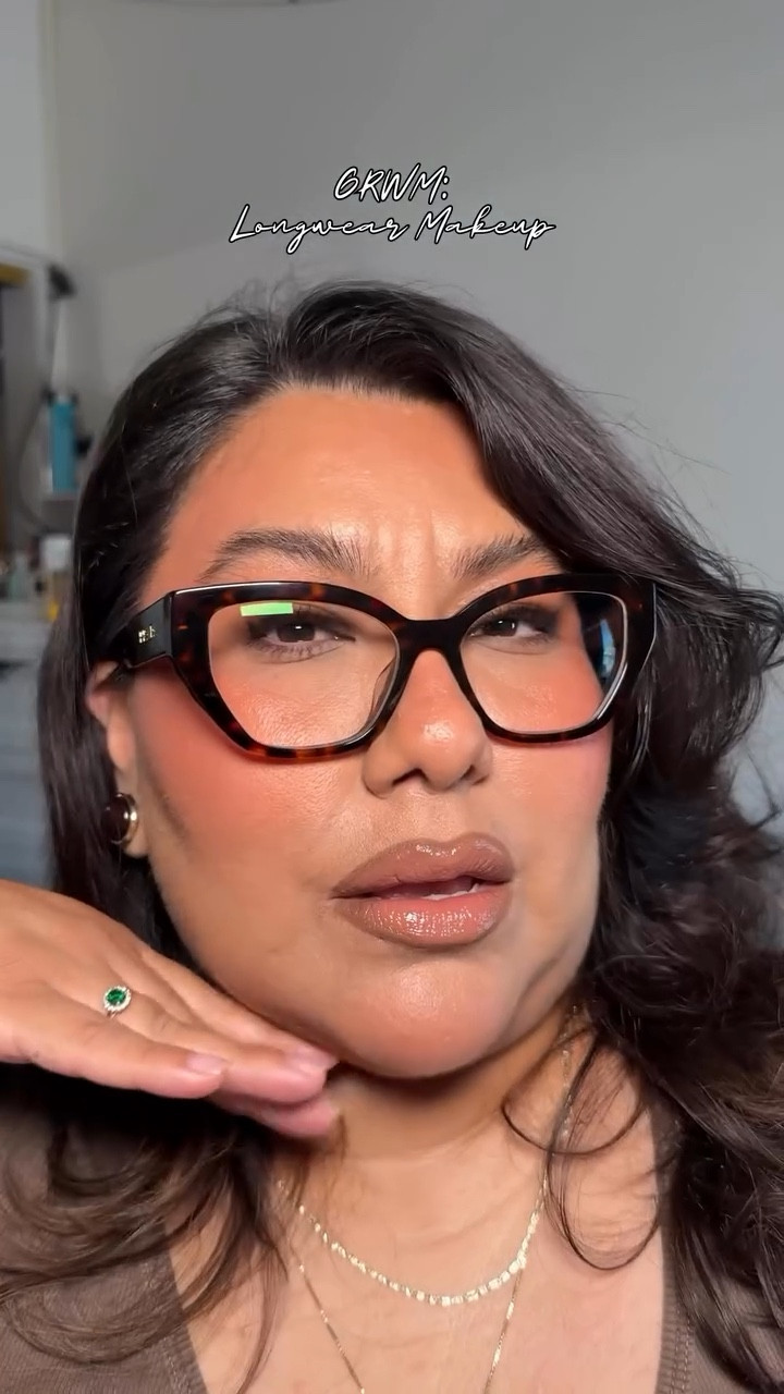 GRWM: Longwear Makeup ⌚️👌🏻✨

The key is to prep the skin very well, use products that hold longevity and lock it all in with great powders and setting sprays! 🙌🏻

@refybeauty Glow and Sculpt Face Serum Primer
@hudabeauty Easy Blur Primer
@summerfridays Sheer Skin Tint
@lancomeofficial Teint Idole Longwear Concealer
@aboutfacebeauty Beach Freak Bronzer Stick + The Curtain Call Powder 
@makeupbymario SurrealSkin 16HR Soft Setting Spray
@rarebeauty Tinted Pressed Powder
@fentybeauty Pro Filt’r Soft Matte Powder Foundation + Sun Stalk’r Bronzer
@yslbeauty Lash Clash Mascara Waterproof 
@kyliecosmetics Kylash Volume Mascara
@onesize On ‘Til Dawn Mattifying Waterproof Setting Spray 
@got2busa Glued Brow Gel
@kosas Air Brow Tinted Eyebrow Gel

#longwearmakeup #luxurymakeup #drugstoremakeup #makeupfavorites #fyp

#LTKBeauty