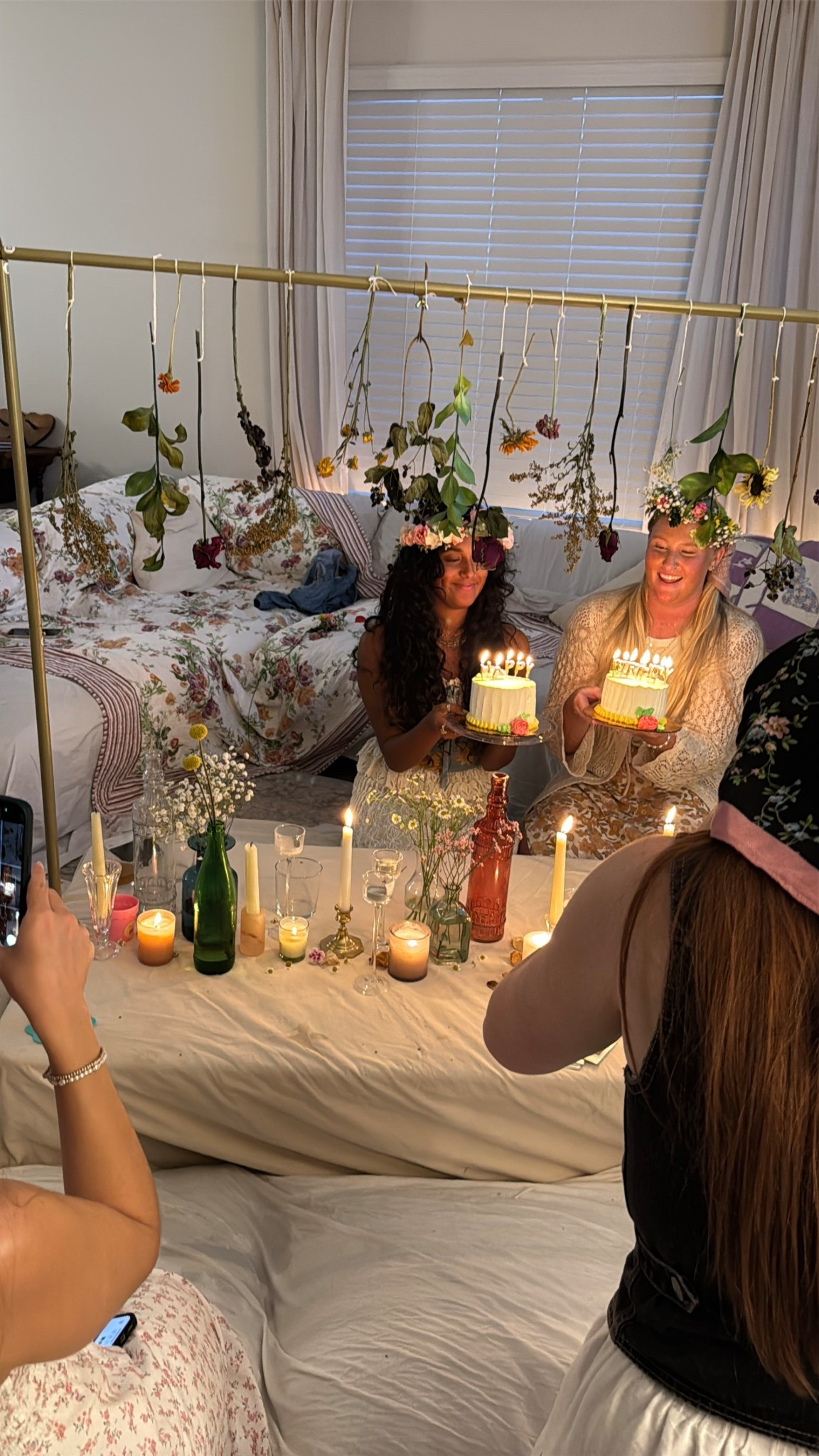 A hosting essential! You can customize this arch any way you want with any theme! ✨