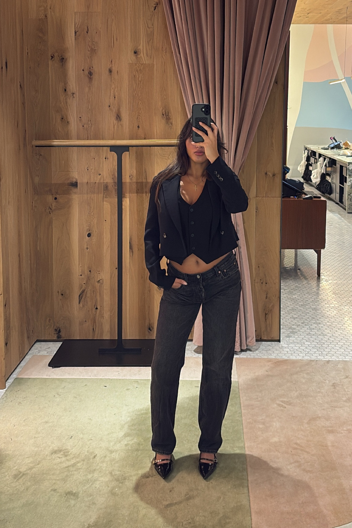 aritzia outfits 

#LTKWorkwear #LTKHoliday #LTKStyleTip