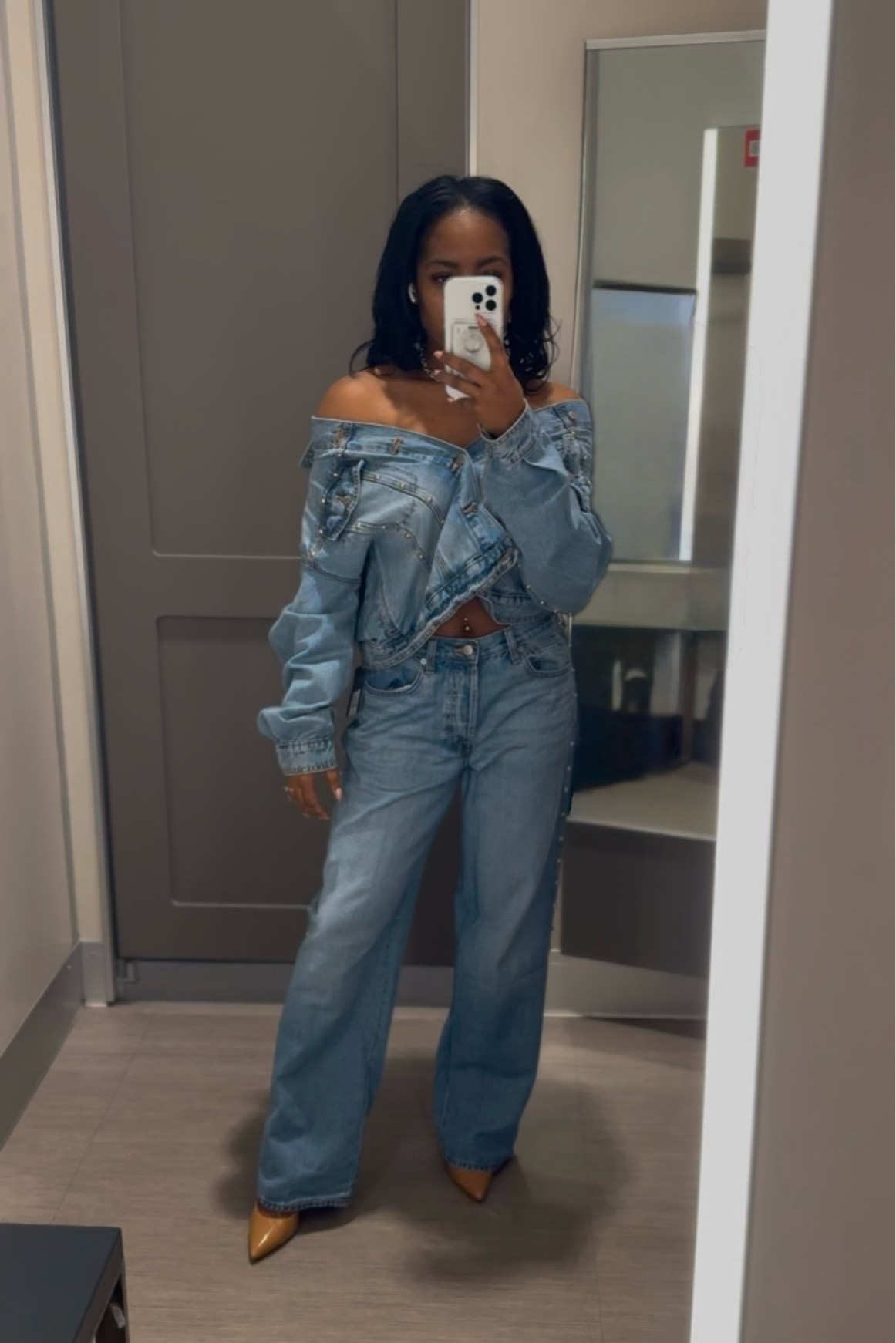 Double the denim, double the vibes! 🤍✨ Obsessed with this oversized jean and cropped jacket combo for an effortlessly chic look. Perfect for a casual day out or a fun night! Tap to shop this entire fit and elevate your wardrobe with this timeless style. #DenimOnDenim #OOTD #TargetStyle #LTKFashion


#LTKStyleTip #LTKGiftGuide #LTKFindsUnder50