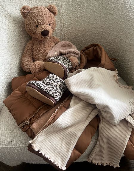 Baby girl channeling a cozy teddy bear! Her jacket and boots are on sale + extra 30% off! 🙌🏾

#LTKbaby #LTKsalealert #LTKkids