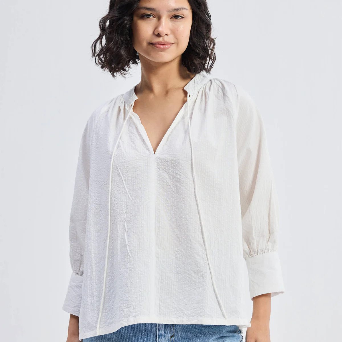 Relaxed Fit Top with Front-tie in White | Reistor