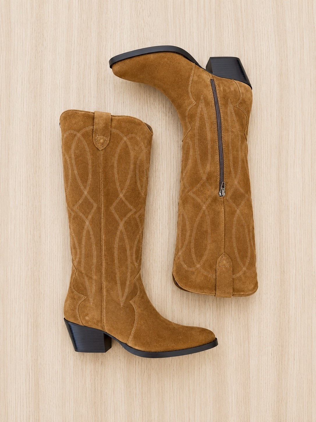 Dolce Vita Klancy Knee High Western Boot. 

Fit: 🤎 True to size! I’d stick with your normal size for the best fit. The knee-high silhouette is super flattering, and the cushioned footbed makes these comfy enough to wear all day.