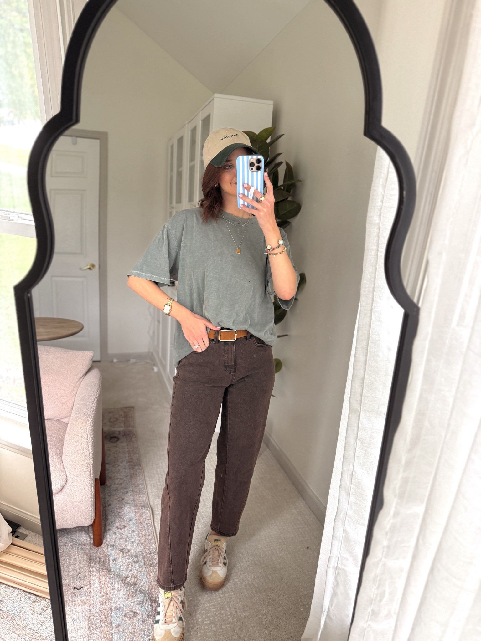 Barrel denim outfit // barrel jeans outfit // fall shoes // fall sneakers // casual outfit ideas 

#LTKFindsUnder100 #LTKSeasonal #LTKStyleTip