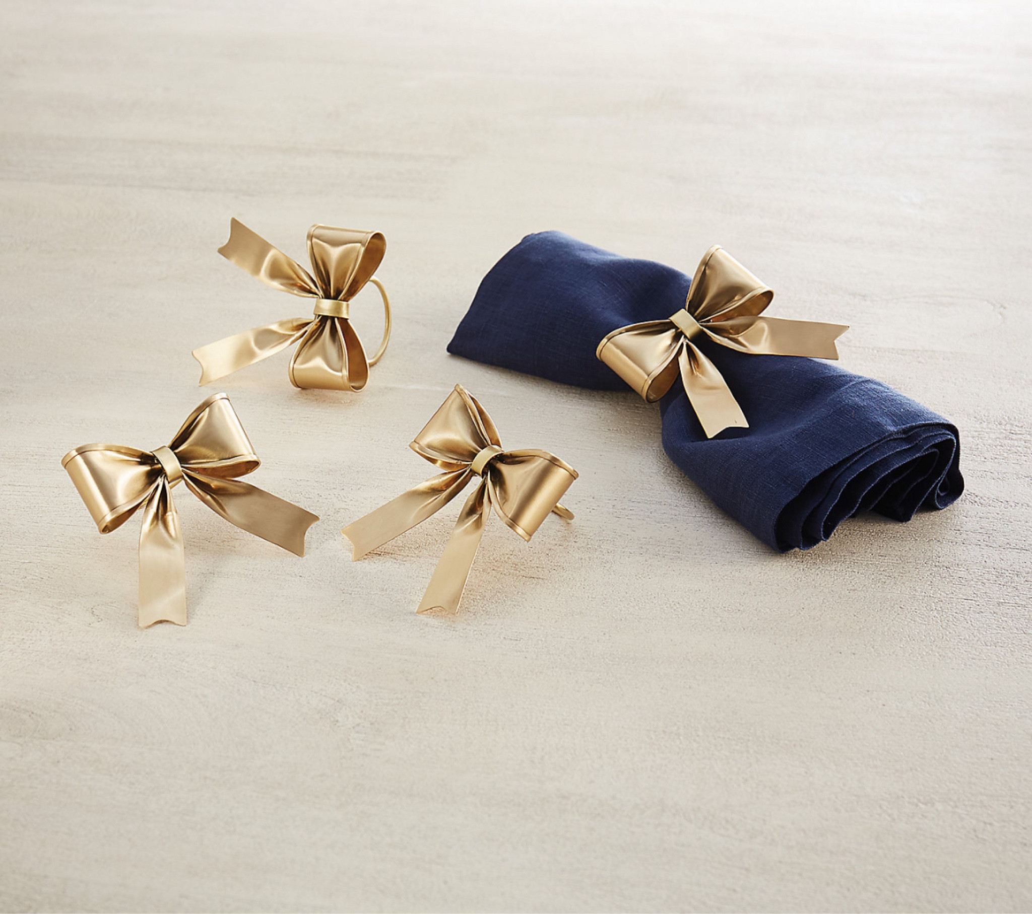 Dress up your holiday tables either sweet gold bow napkin rings 🎀

Table settings 
Hostess gift
Napkin 

#LTKHoliday #LTKSeasonal #LTKHome