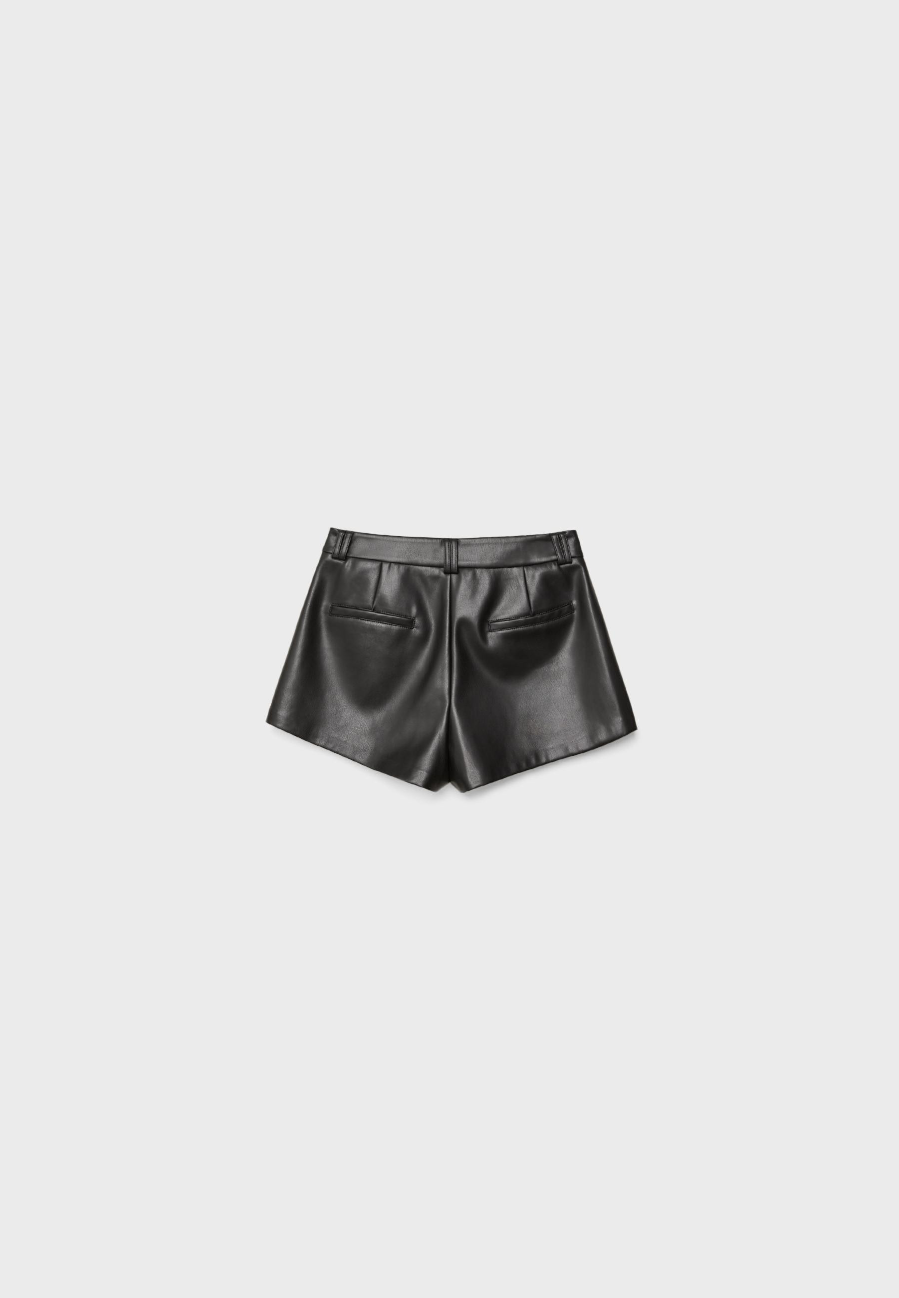 Leather effect mini shorts - Women's fashion | Stradivarius United Kingdom | Stradivarius (UK)