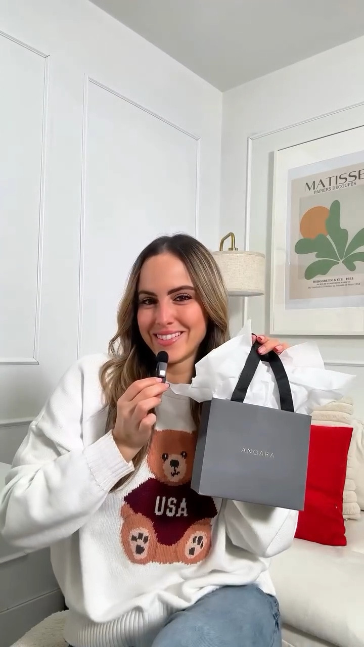 POV: You find the *perfect* holiday gift that sparkles as much as the season!✨ 

I’m obsessed with Angara’s customizable jewelry—timeless, stunning, and perfect for gifting (or treating yourself). 🎁 

Use code STEPHANIE14 for 14% off and make your holidays shine! Tap the link in bio to shop. ✨🎄 

#AngaraJewelry #HolidayGifts #ad