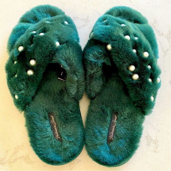 Victoria’s Secret Pearl Slippers | Poshmark