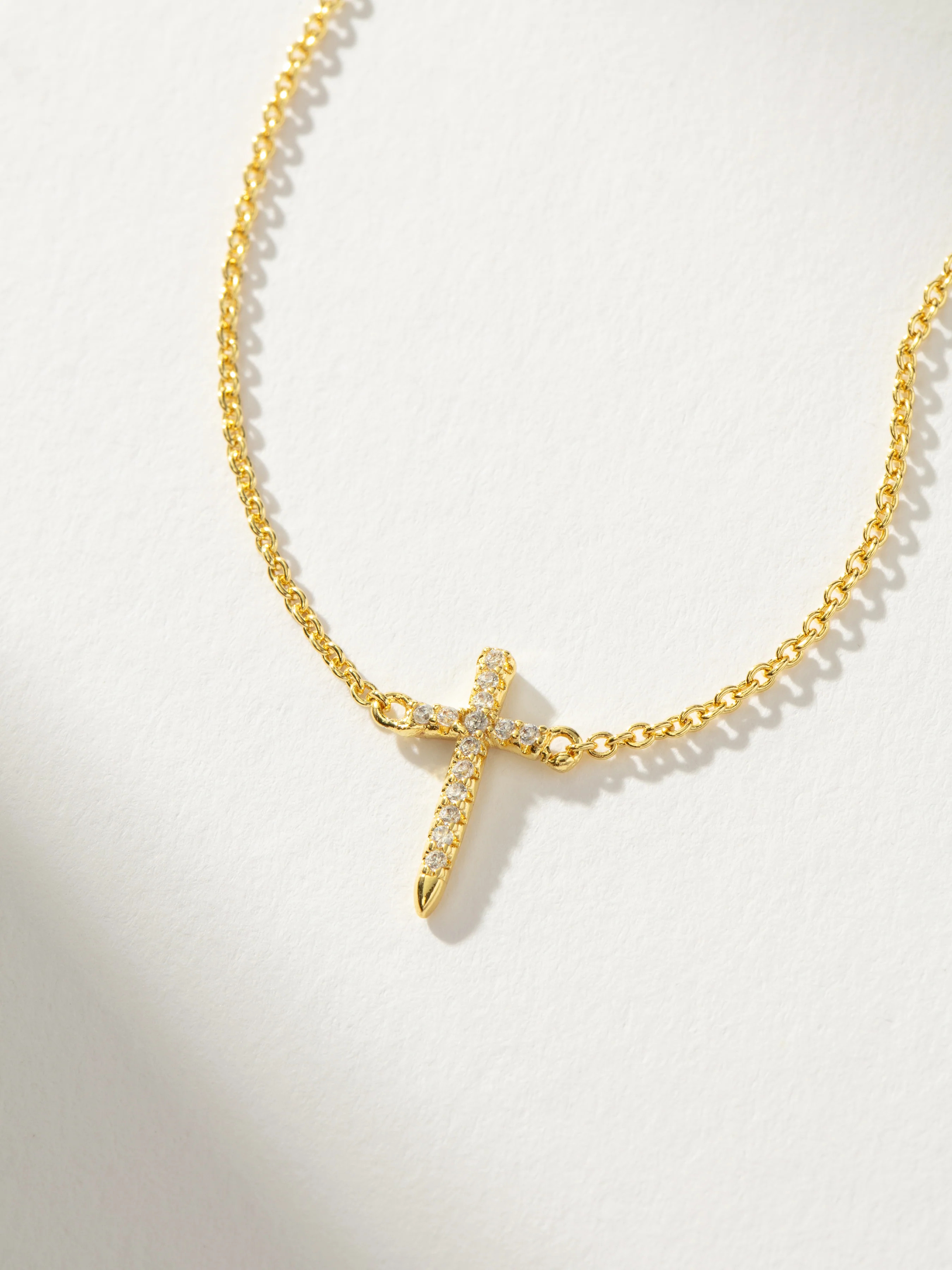Simple Cross Chain Pendant Necklace in Gold | Uncommon James | Uncommon James