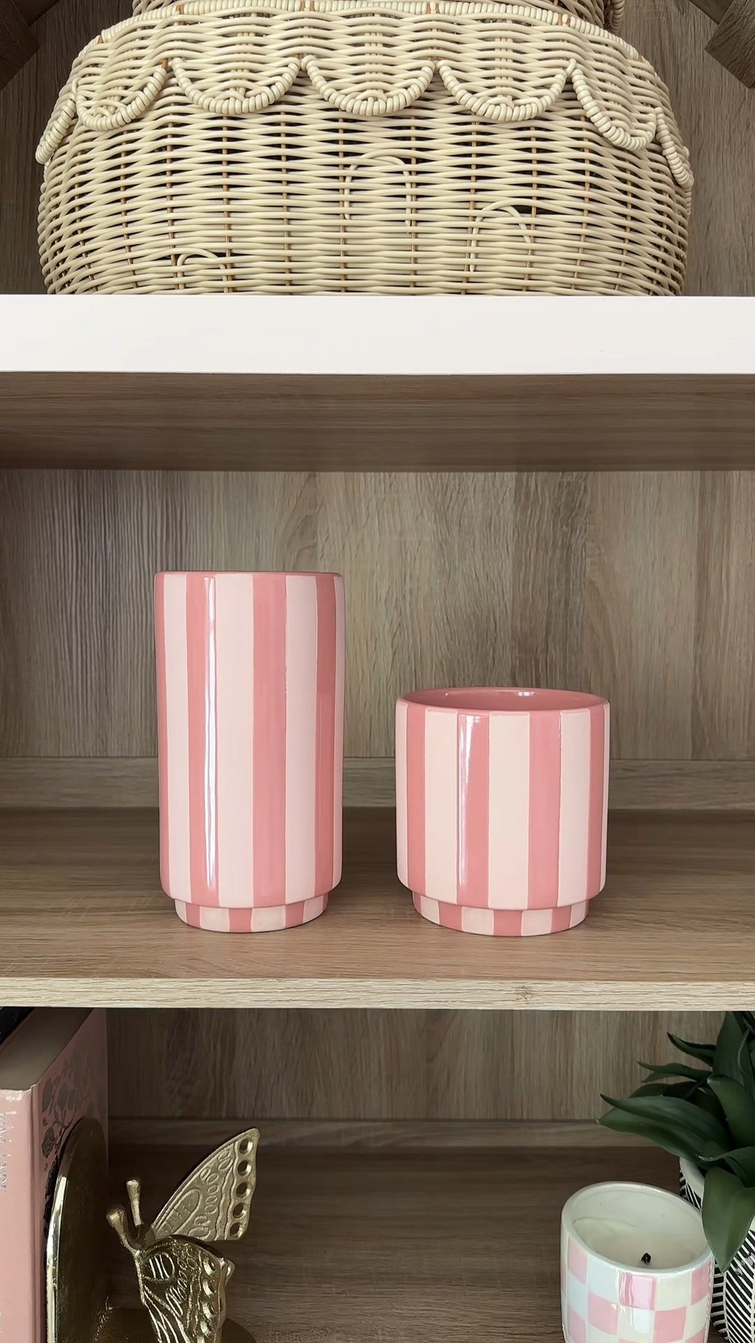 Obsessed with these pink striped vases from @Etsy
I'll link it in my bio!
#pink #striped #maximalist #maximalism #etsy

#LTKValentine #LTKHome