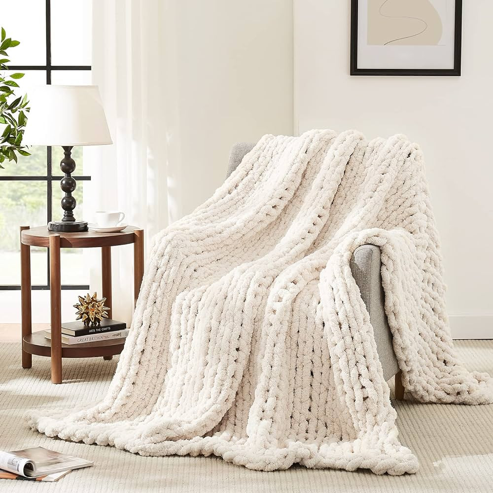 L'AGRATY Chunky Knit Blanket Throw,Soft Chenille Yarn Throw Blanket 60x80，Handmade Thick Cable ... | Amazon (US)