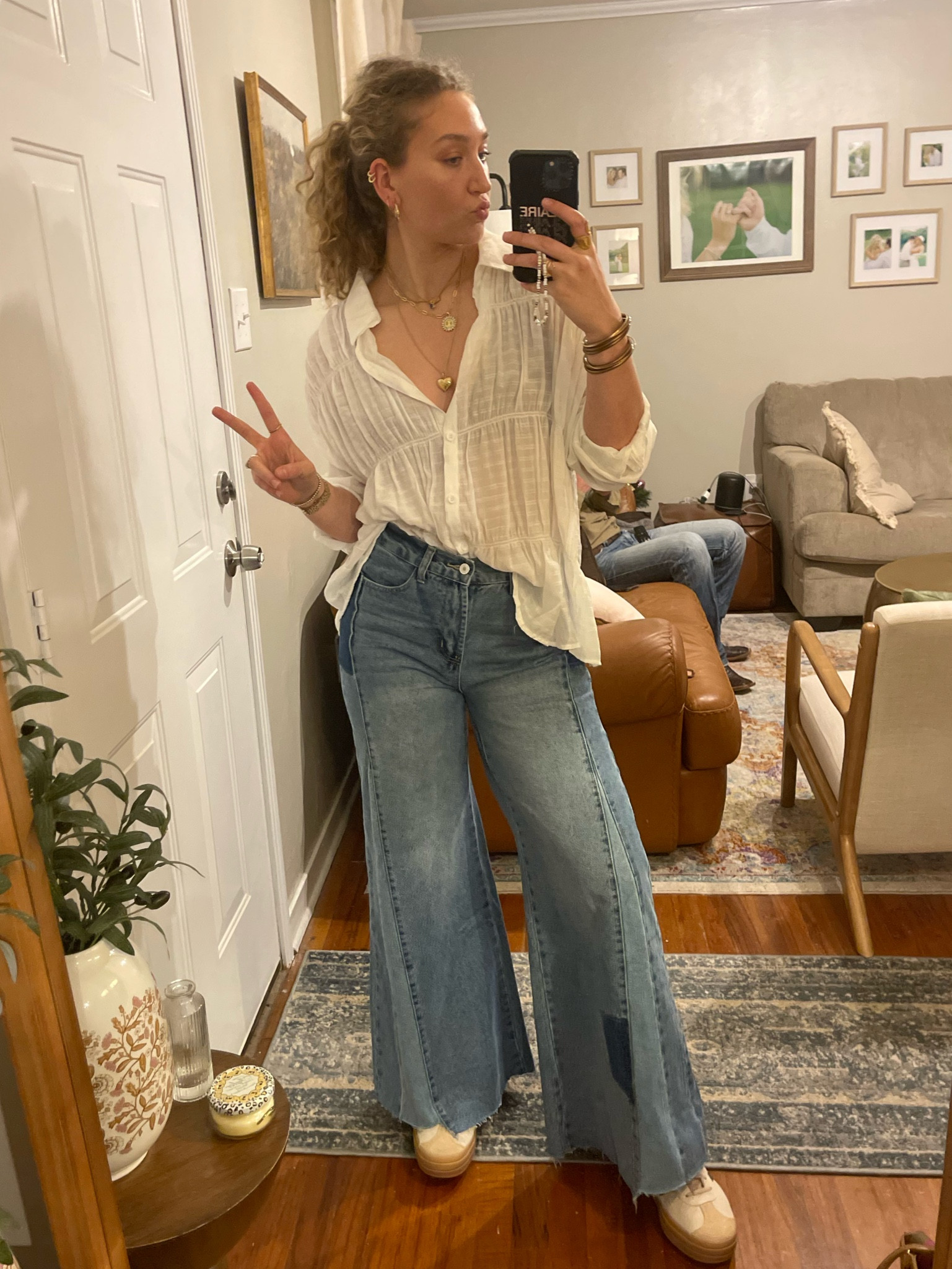 Cute & Casual Date Night Fit
Top is L
Pants are M