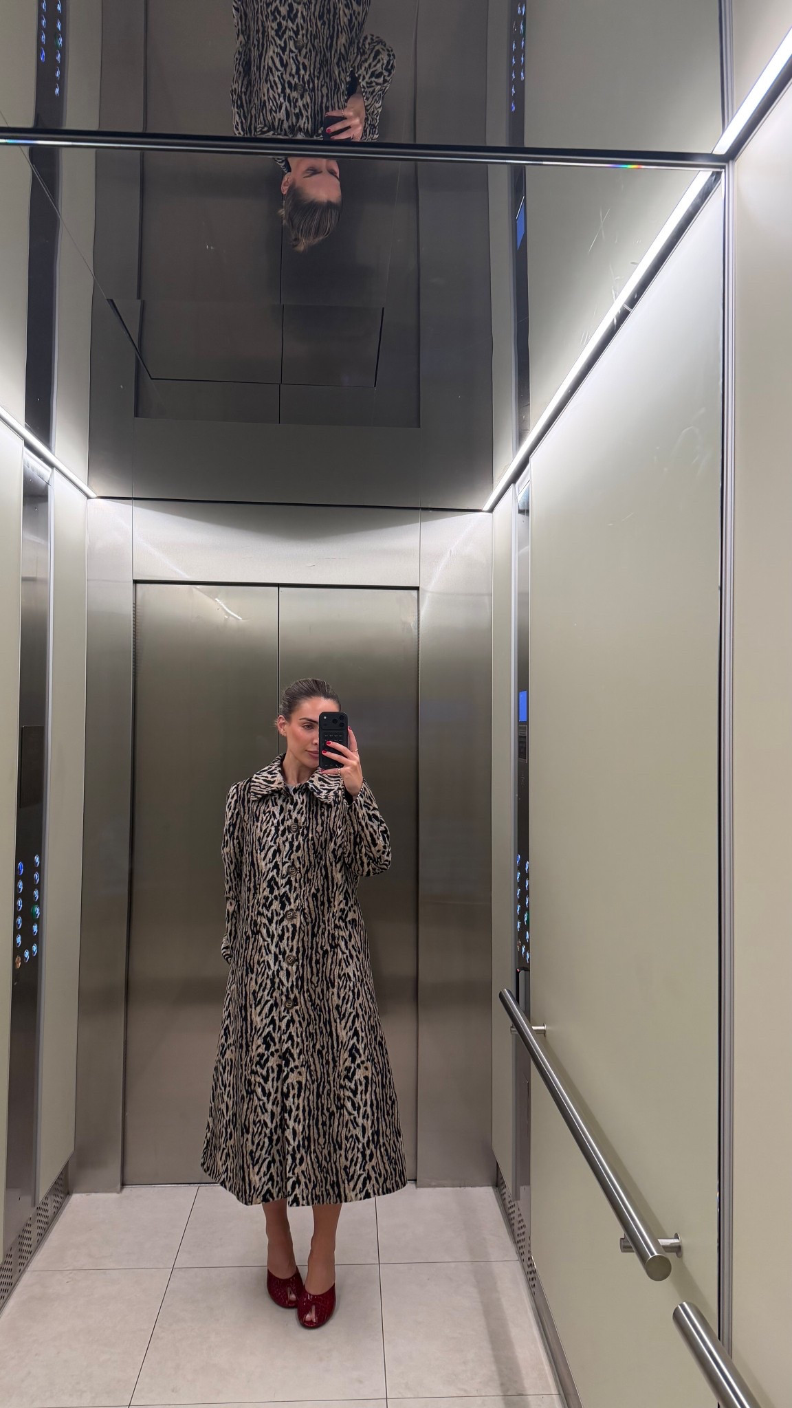 Coat is a UK10/S and shoes are alias Mae 

#LTKaustralia #LTKstyletip #LTKdatenight