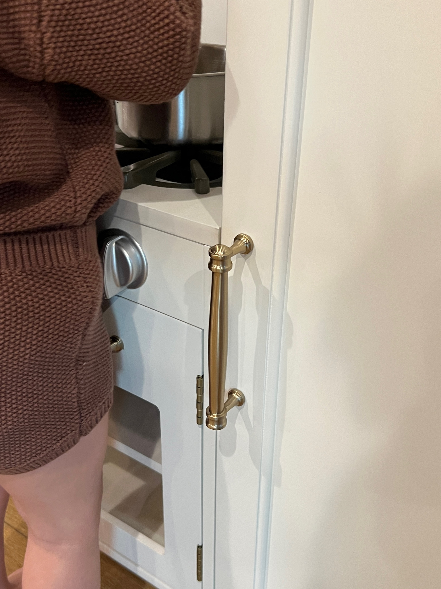 Cutest play kitchen for kids!! Such good quality. Took about 45 min to put it all together. We swapped the handles (will link) black is on sale!! 



#LTKhome #LTKbaby #LTKfamily