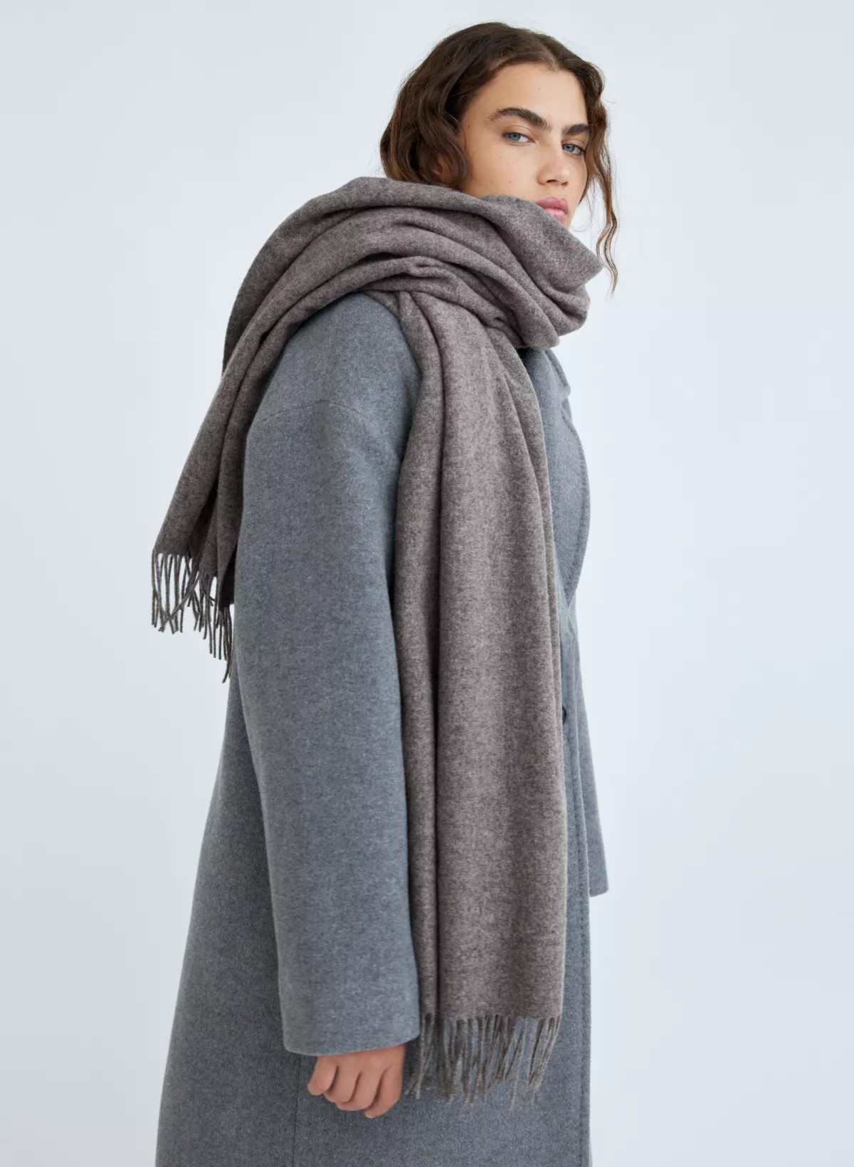 THE CLASSIC WOOL SCARF | Aritzia