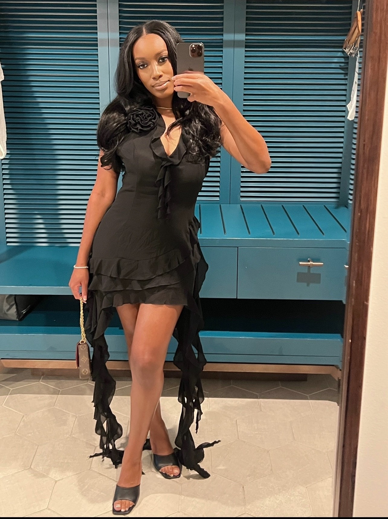 Dress: Fashion Nova
Shoes: Amazon