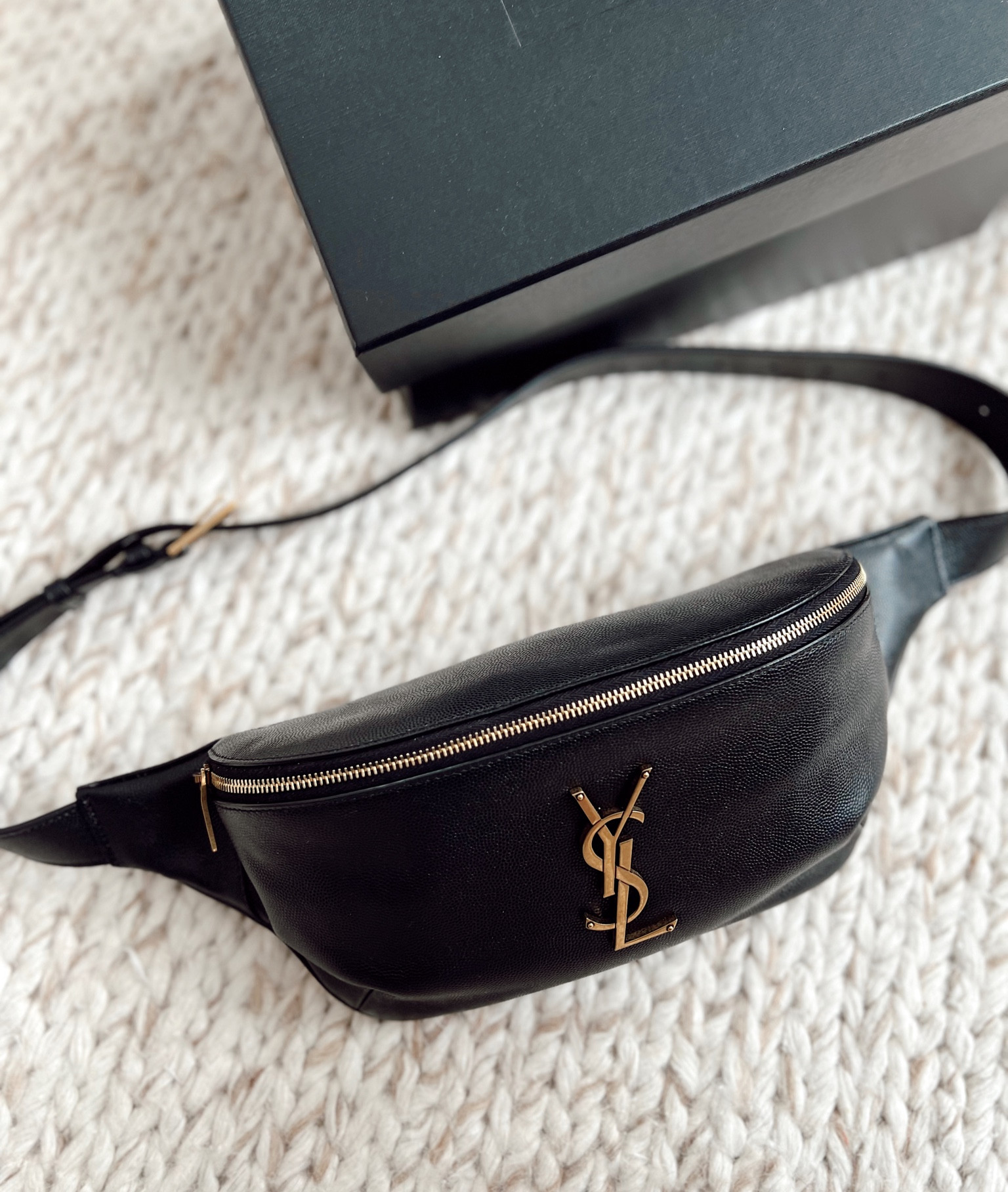 Saint laurent classic monogram belt bag hot sale