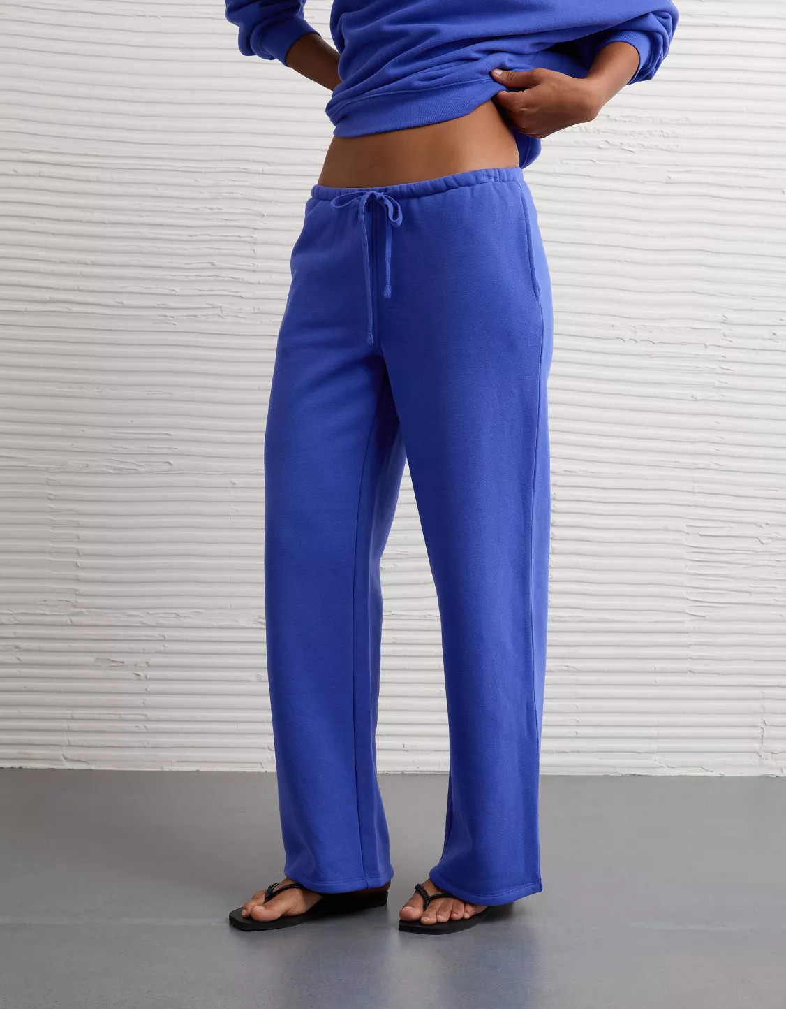 AE Everyday Luxe Straight Sweatpant | American Eagle Outfitters (US & CA)
