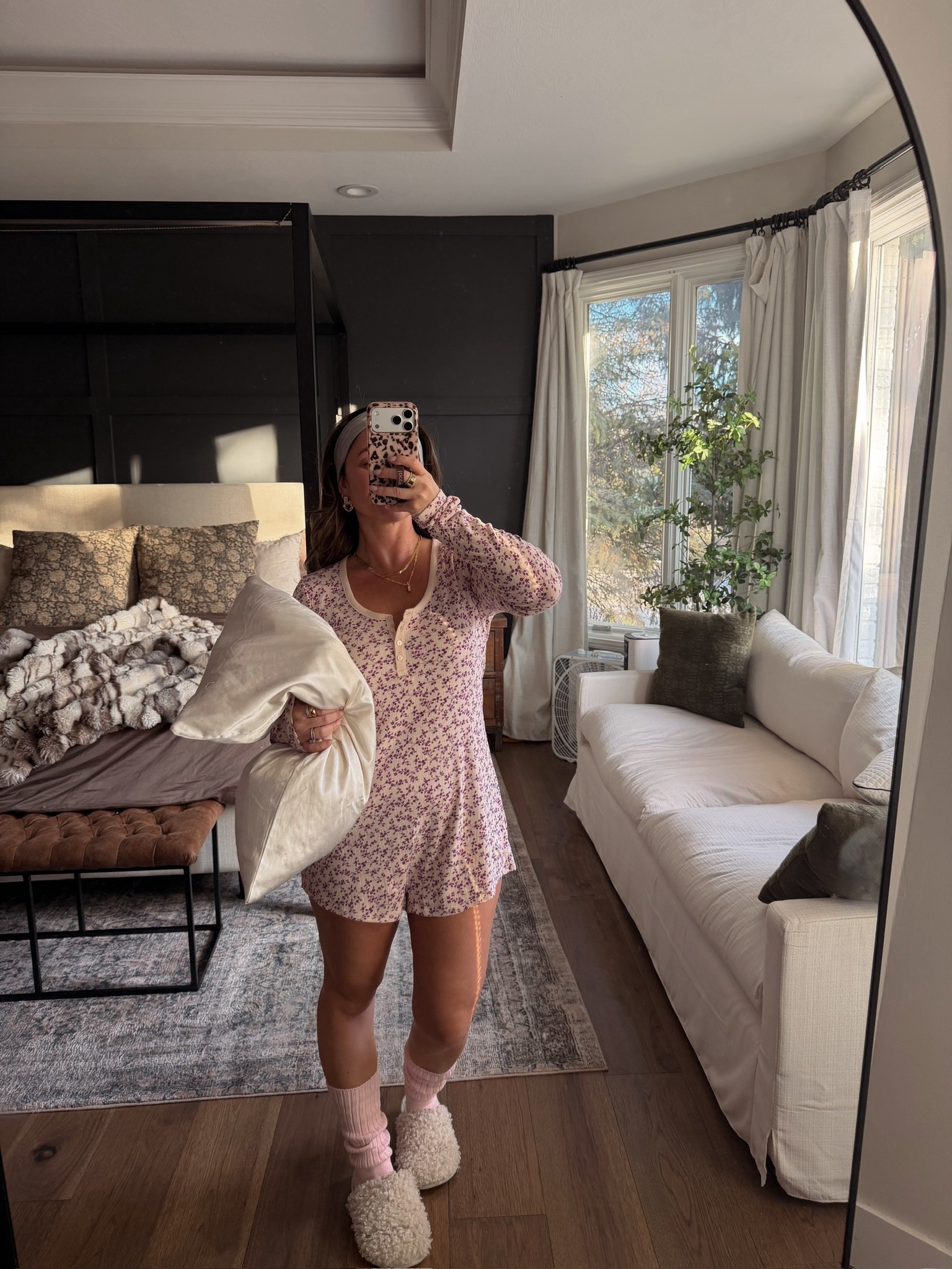 I cannot get over these floral print pajamas from Aerie 🌸as

#LTKselfcare #LTKmorningroutine #LTKootd