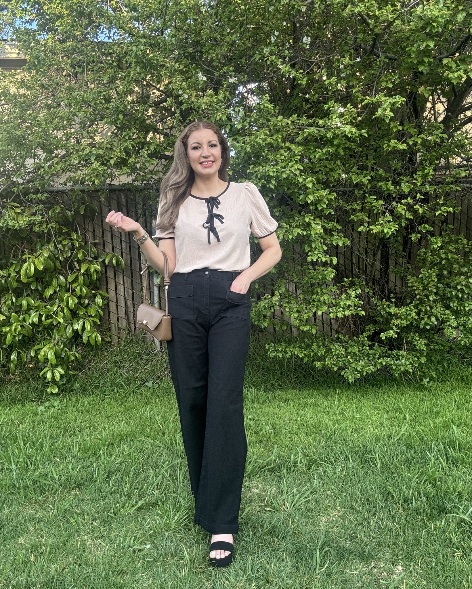 CiCiBird Casual shirt for women, summer work blouses, with front bow, summed short sleeves.
Size:M

#LTKSummerEdit #LTKStyleTip #LTKMidsize