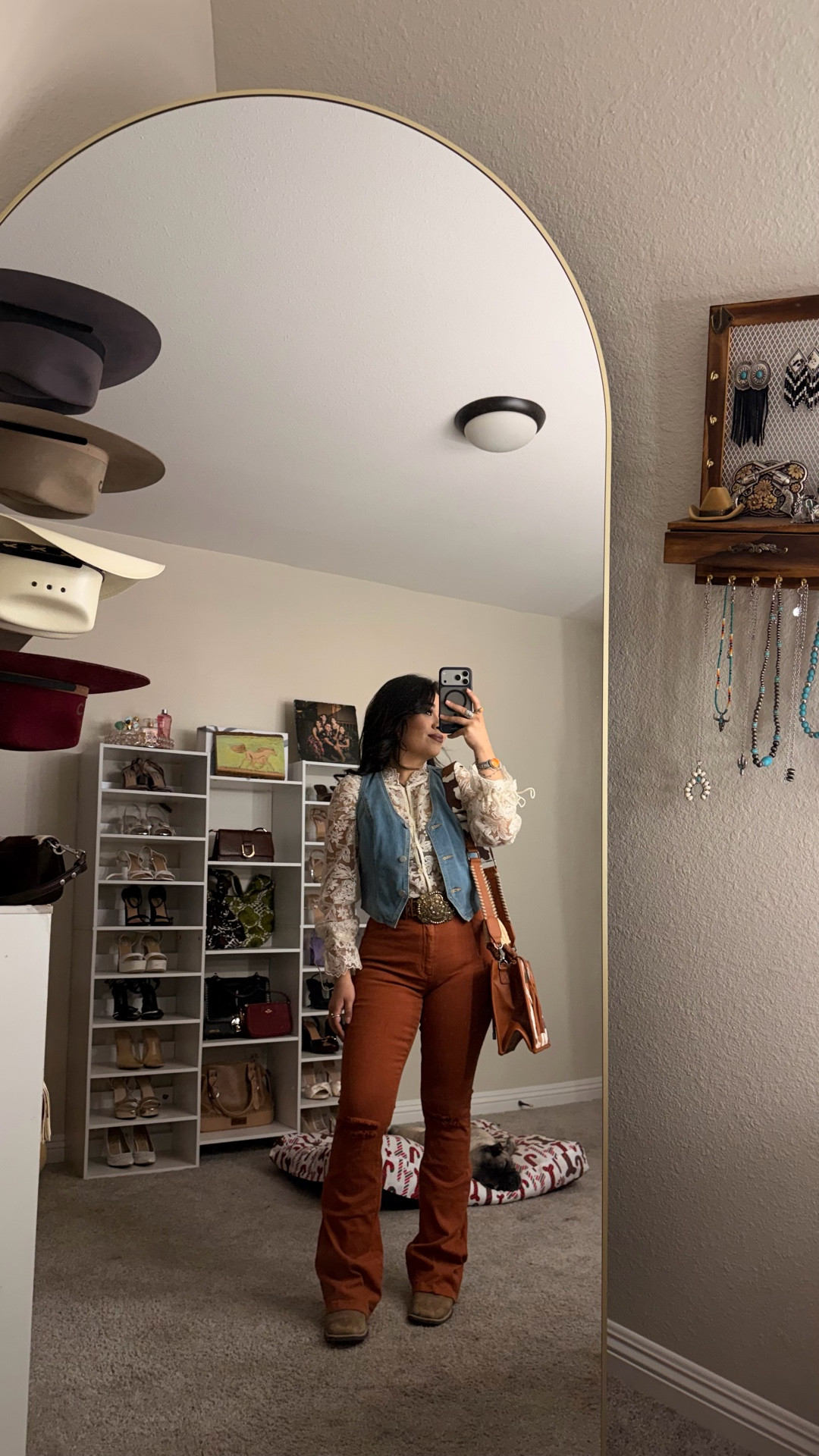 🧡🐴
Jeans originally from fashion nova but have been sold out, linked similar. Shirt from tik tok shop.
#westernfashion#vaqueraootd#vaqueraoutfit#western

#LTKgrwm #LTKootd #LTKPetite