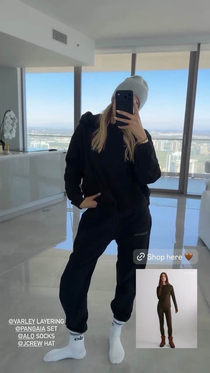 @VARLEY LAYERING
@PANGAIA SET
@ALO SOCKS
@JCREW HAT

Shop my set at pangaia.com and use code LISADC10. Wearing the 365 Midweight Hoodie & Track Pants in xs