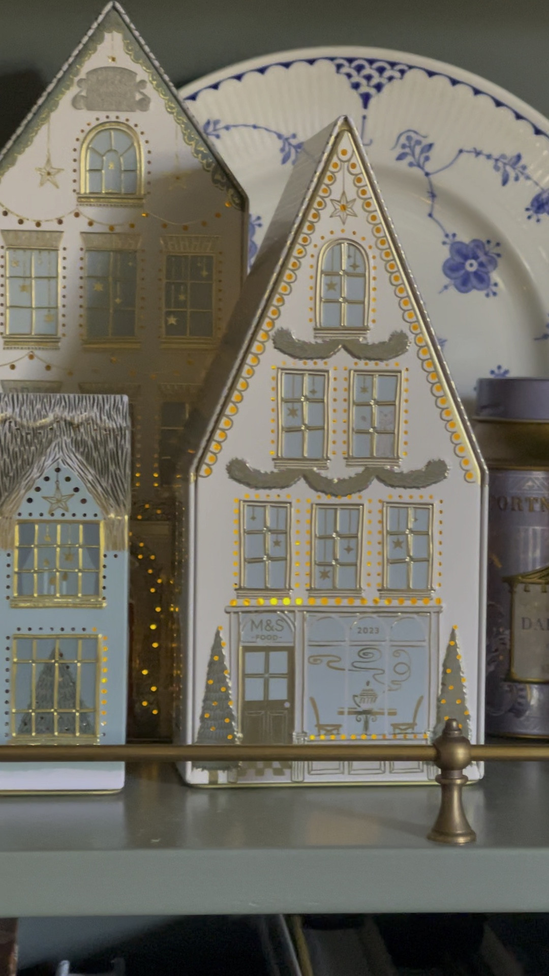 These sweet tea & biscuit tins from Mark & Spencer for Target would make the sweetest hostess gift! 

#LTKHoliday #LTKGiftGuide #LTKSeasonal