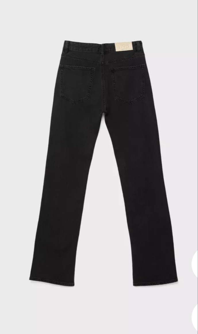 Petite jeans straigh for petite women.Petite fashion tips glambutfirstcoffee.com

#LTKootd #LTKPetite #LTKMidsize