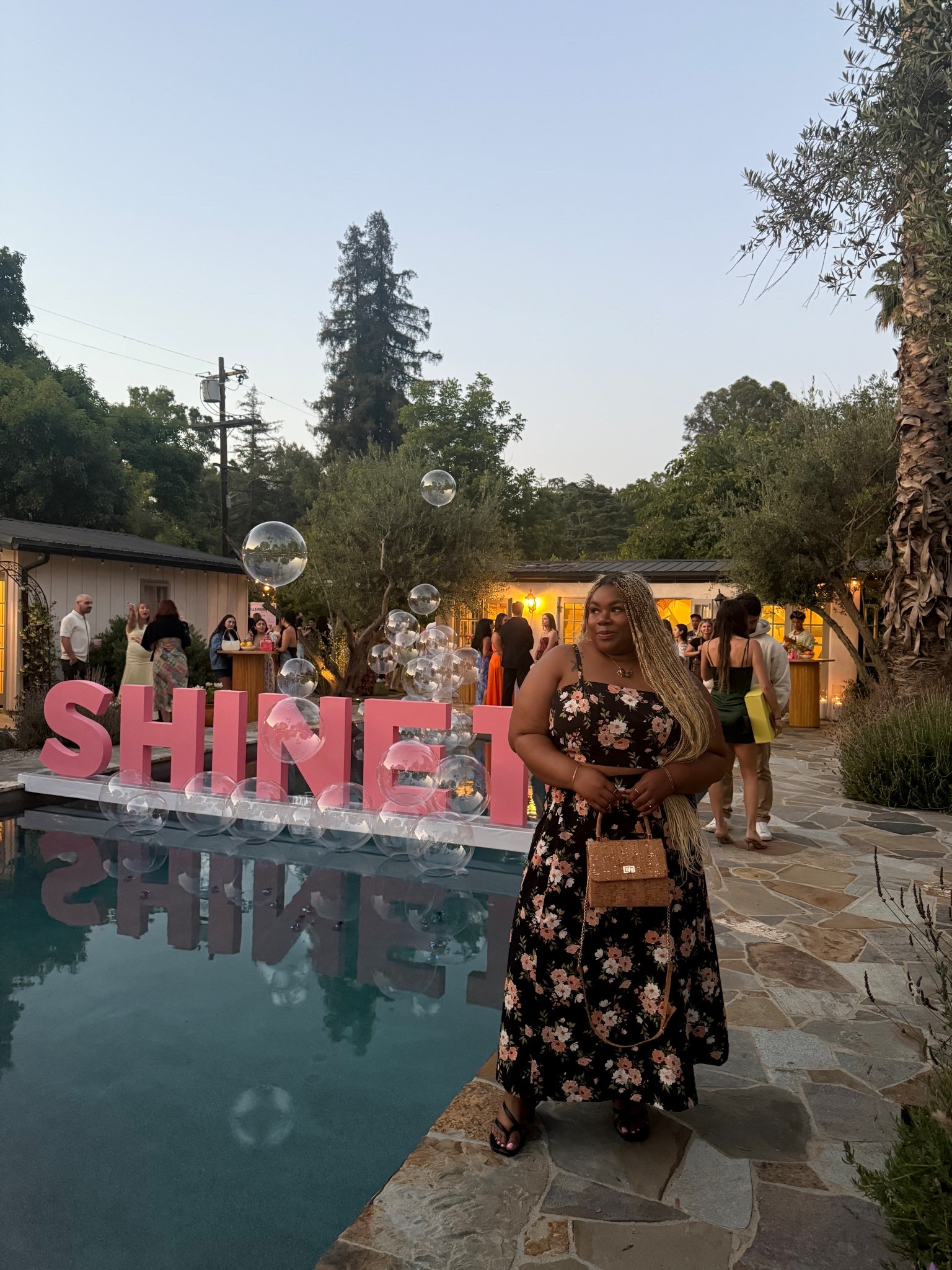 I can not get over this two piece set from Old Navy! It’s perfect for literally any occasion. 

Shoes: 9
Top: XXL 
Bottom: XXL (normally a size 18)  #oldnavy #torrid  

#LTKPlusSize #LTKStyleTip #LTKMidsize