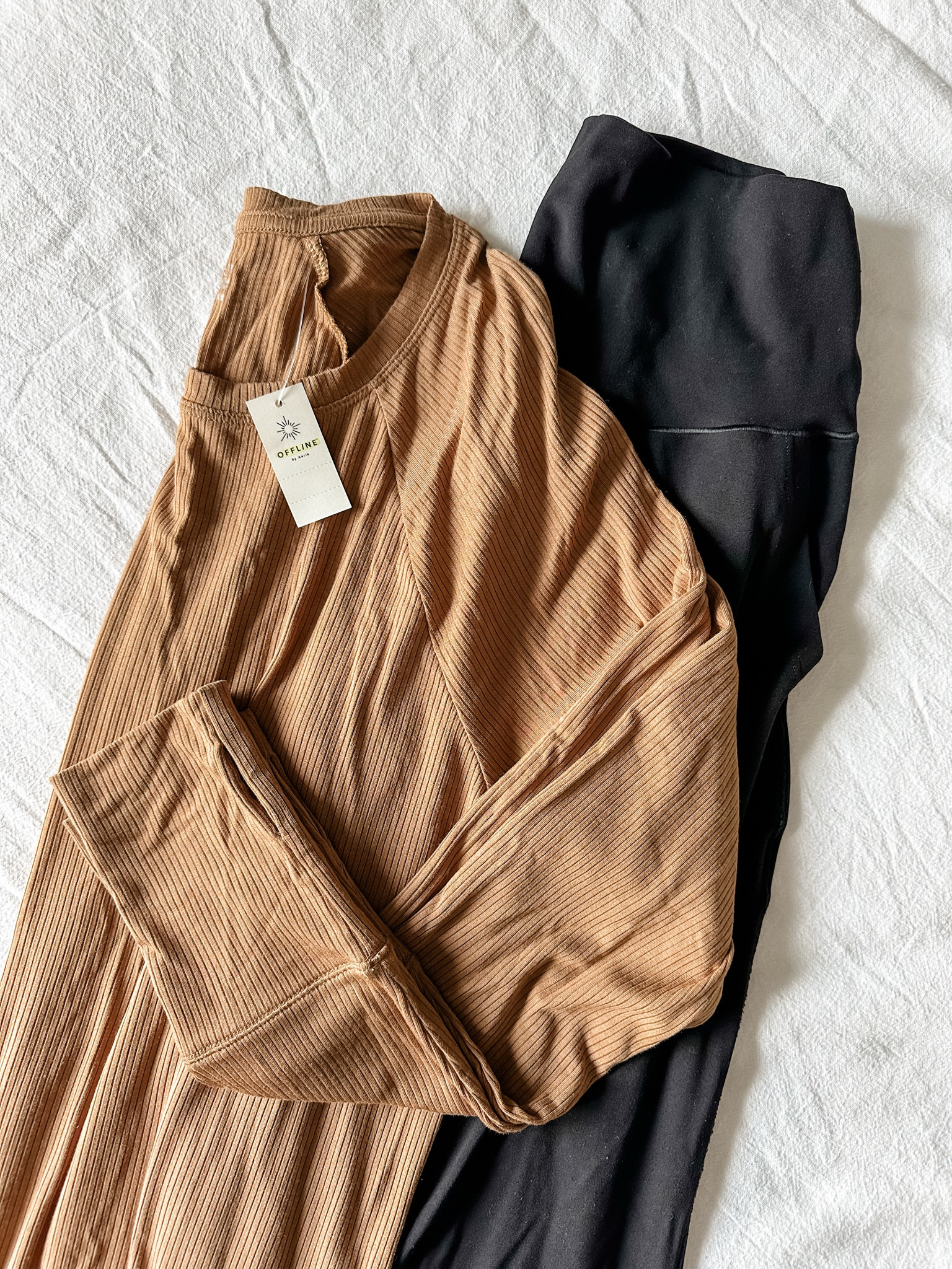 The trouser leggings and this ribbed workout top from Aerie are my new favvvsss for casual wear or loungewear!

#LTKSaleAlert #LTKActive #LTKFitness