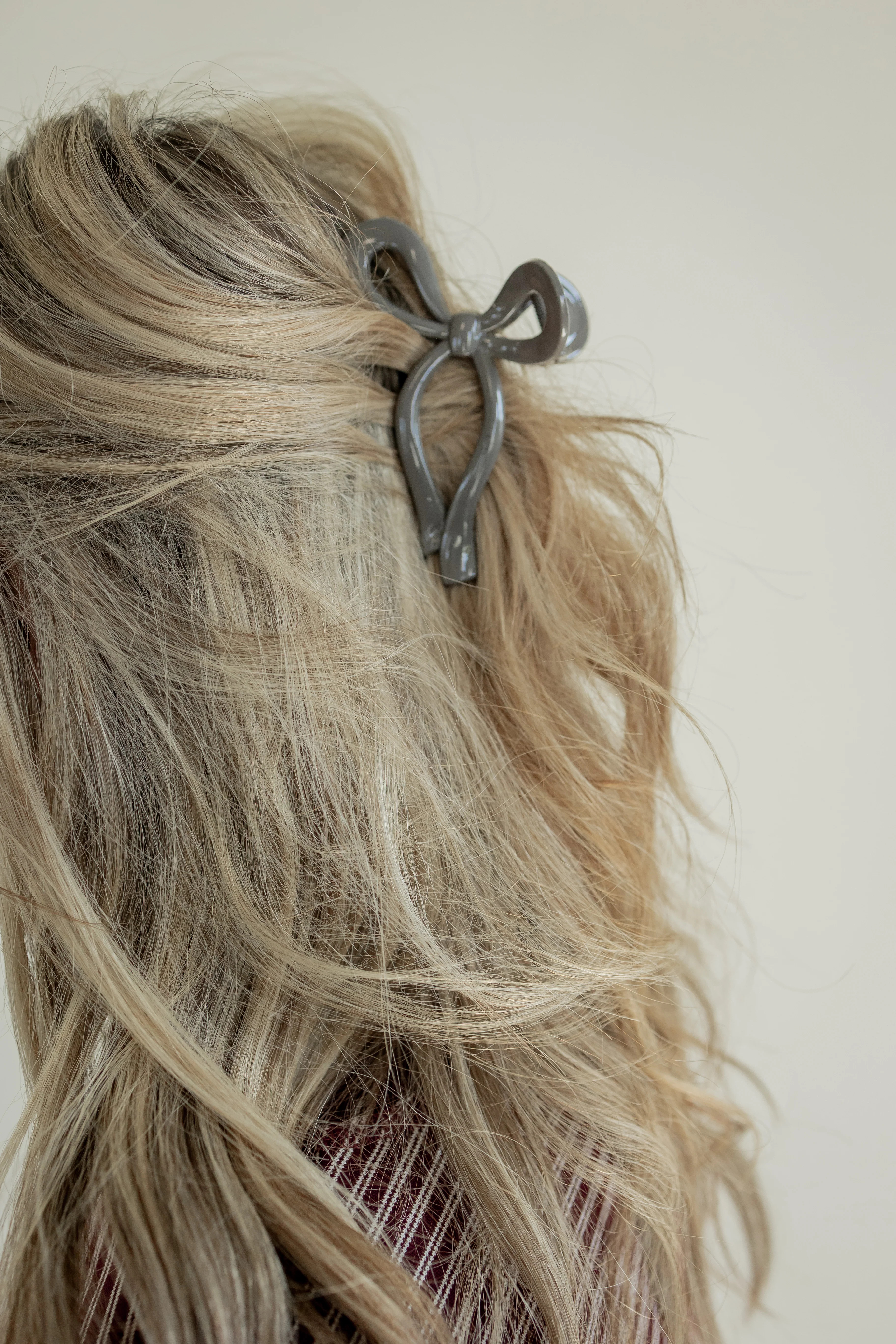 THE GREY BOW CLAW CLIP | SHOP HARCO