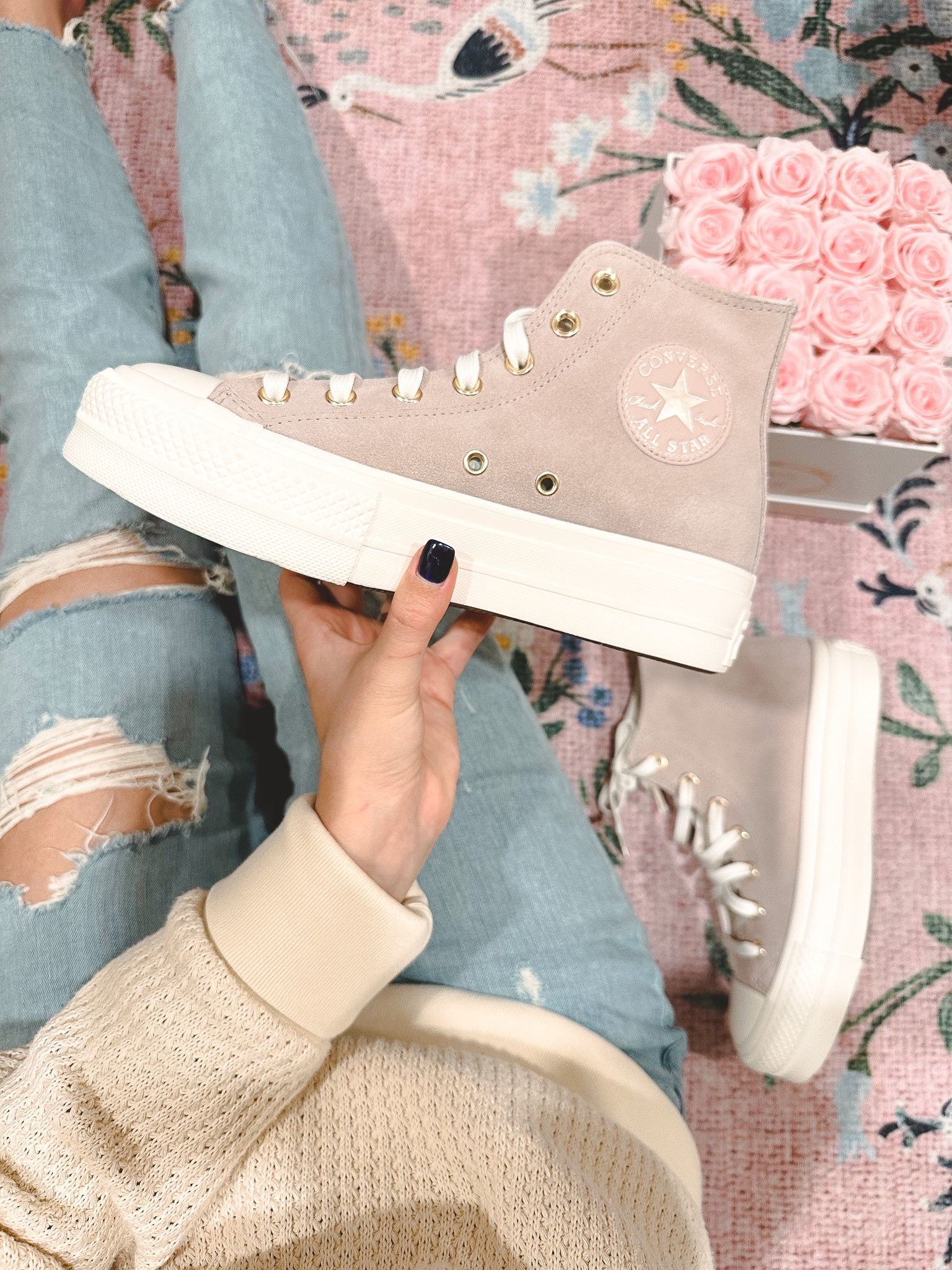 Converse high top sneakers. Size down 1/2 size!



#LTKstyletip #LTKshoecrush #LTKSeasonal